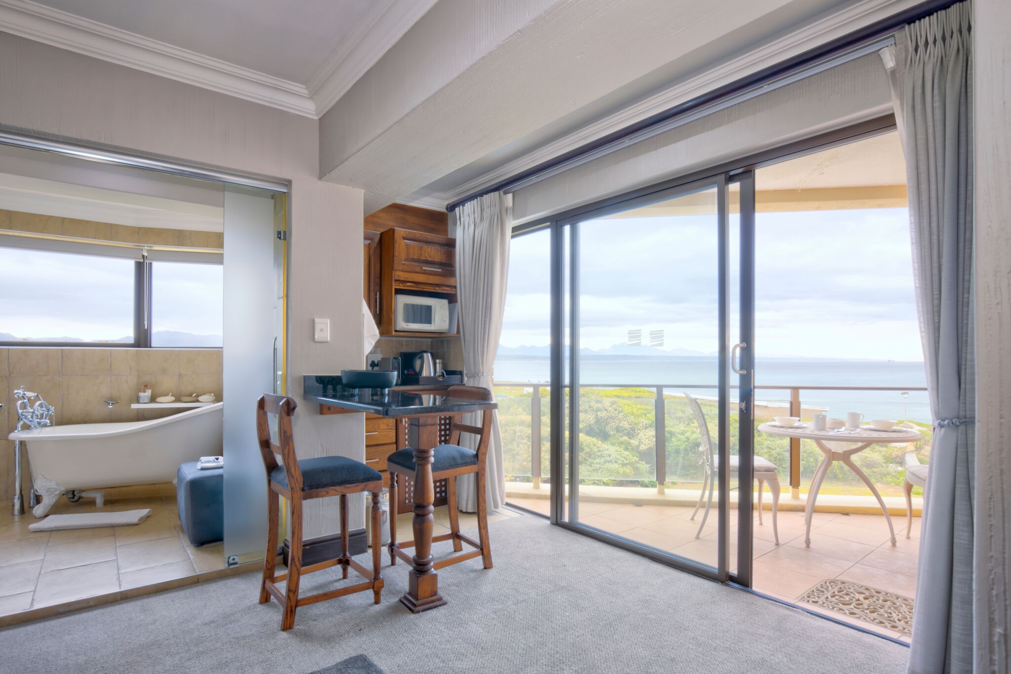 African Oceans Manor on Beach