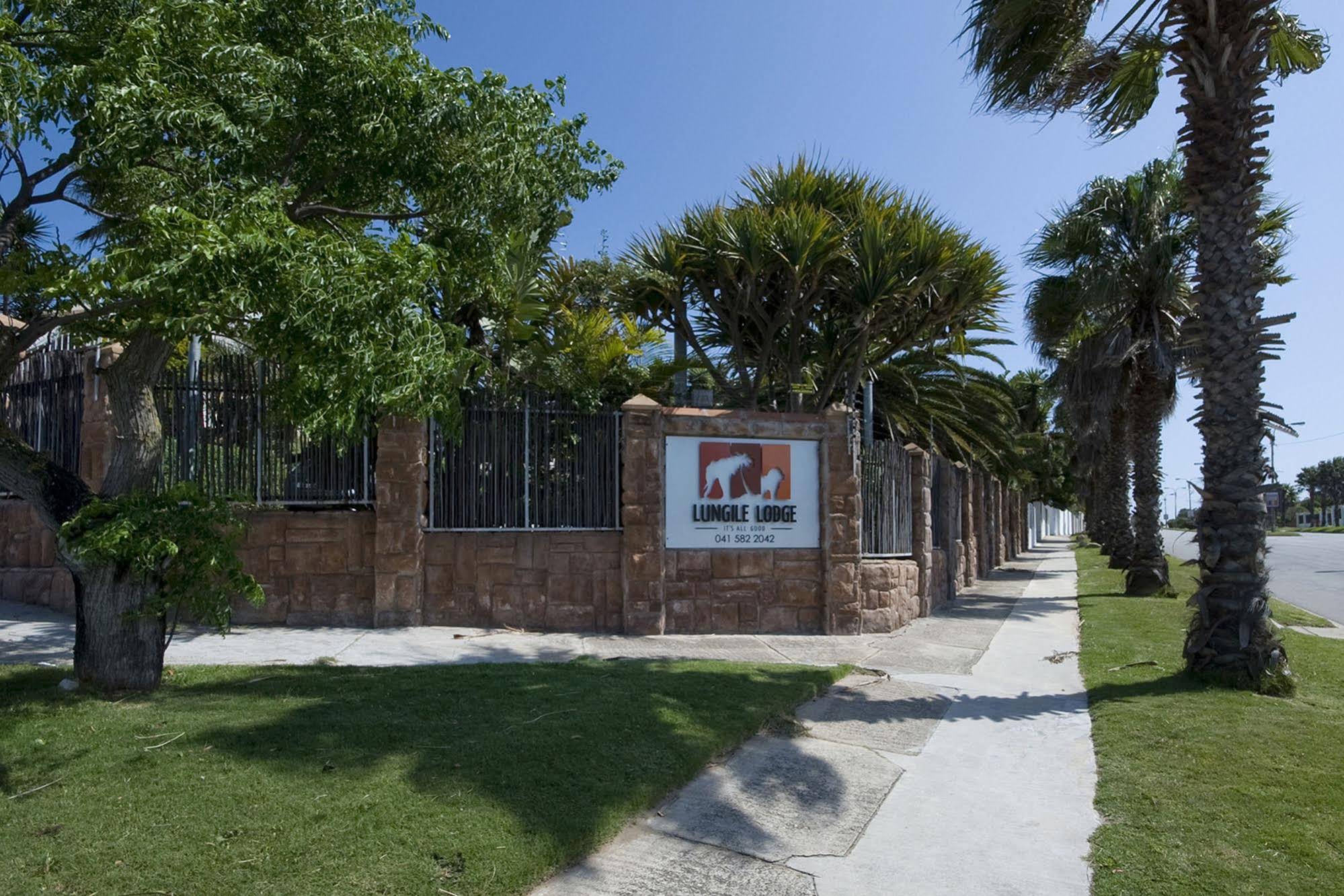 Hotel Lungile Lodge Beachfront Backpackers