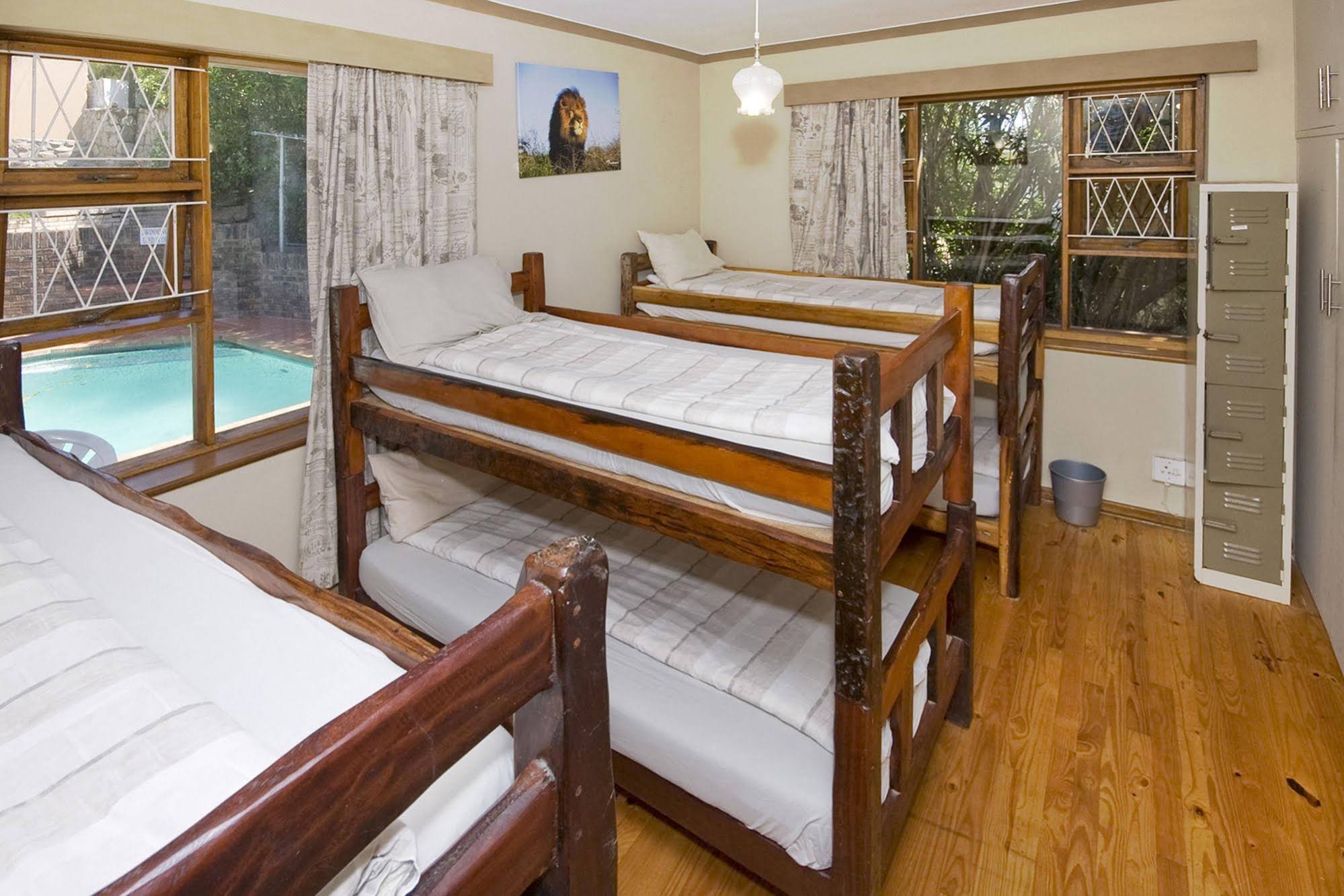 Hotel Lungile Lodge Beachfront Backpackers