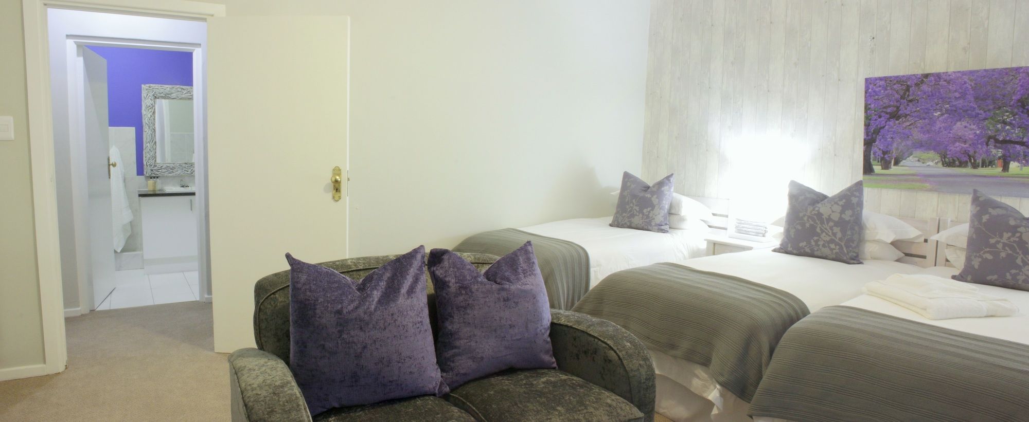 Lodge on Main Guest House and Conference Centre