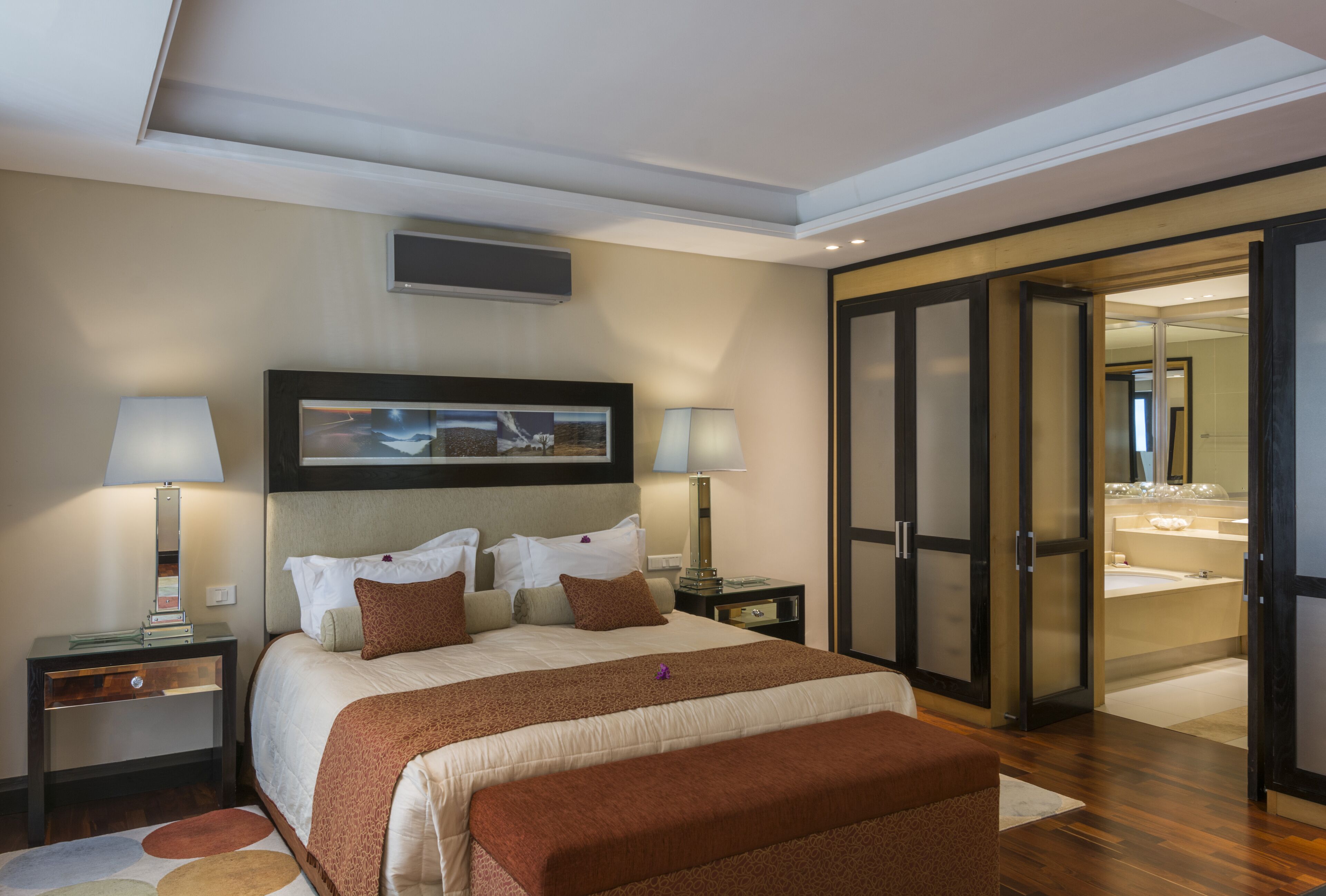 Mantis No5 Boutique Art Hotel