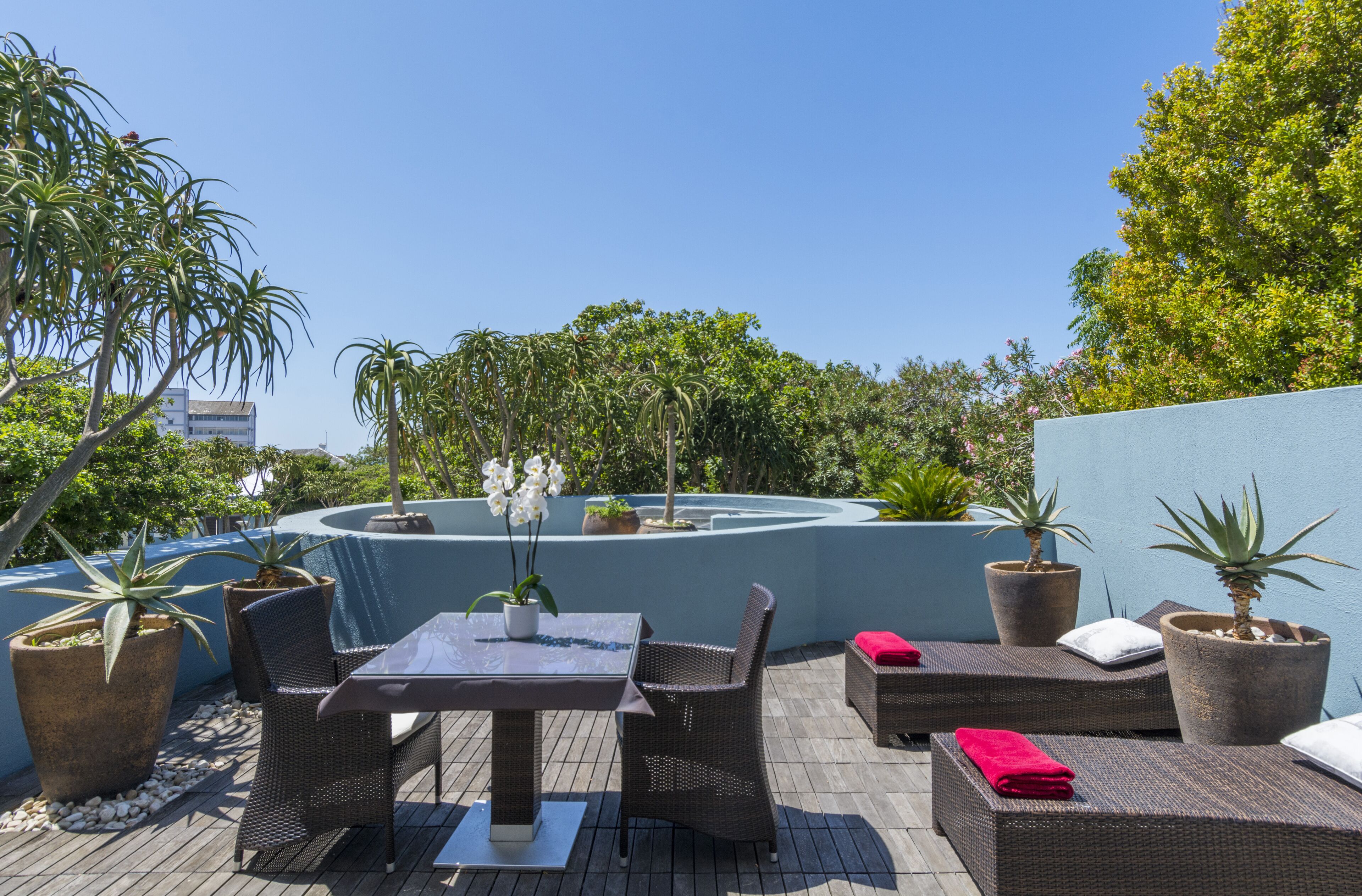 Mantis No5 Boutique Art Hotel