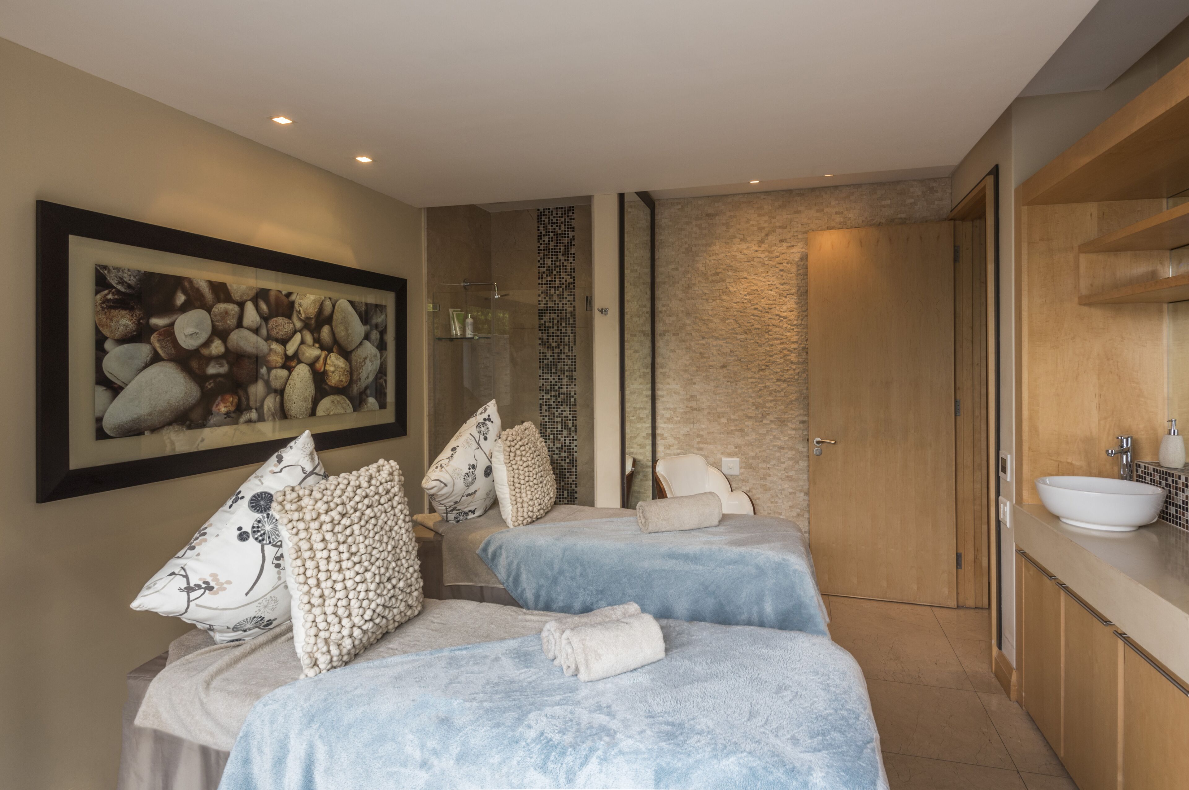 Mantis No5 Boutique Art Hotel