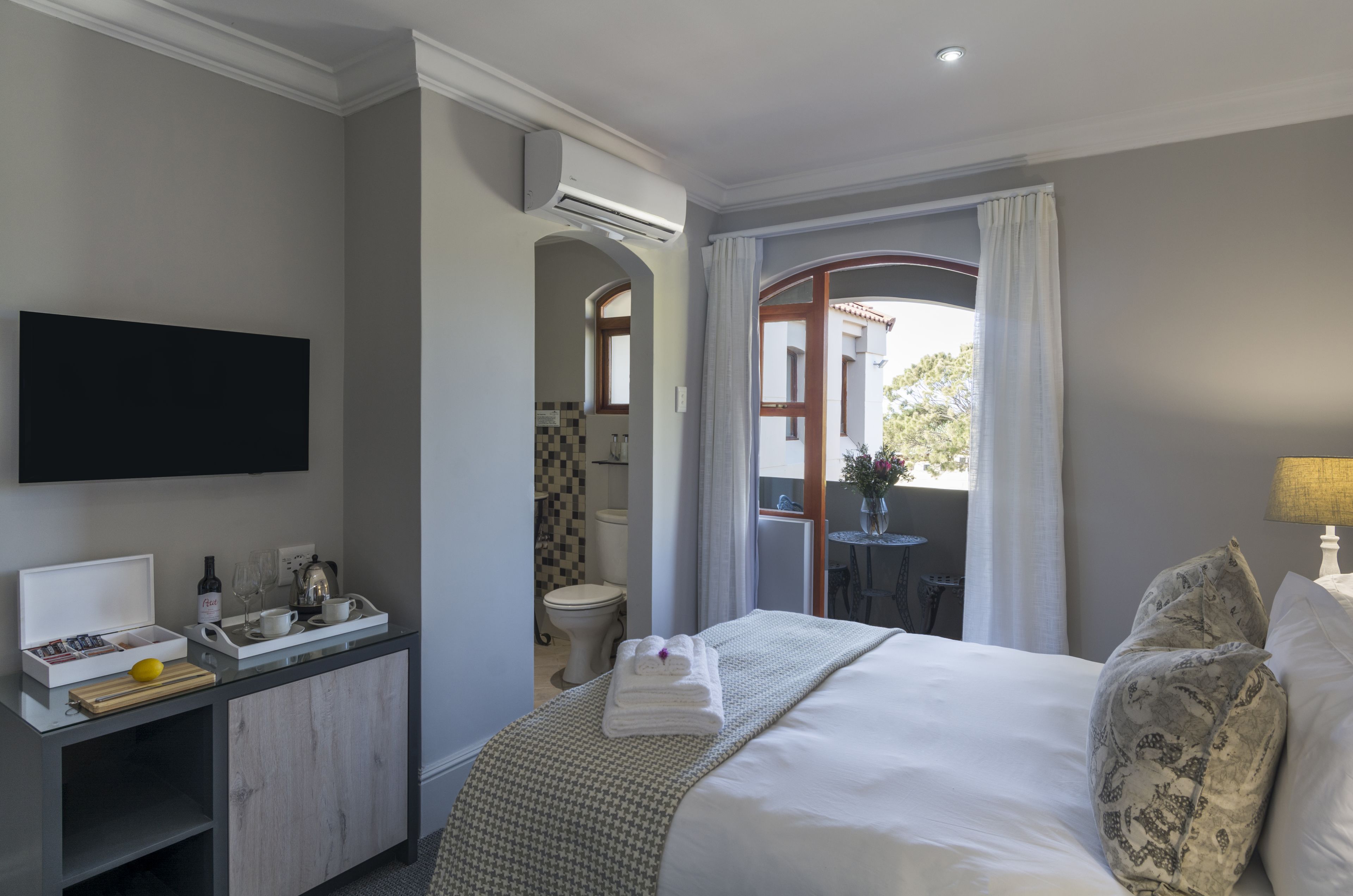 Villa Tuscana by Mantis