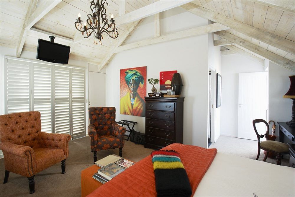 Abalone Hotel & Villas