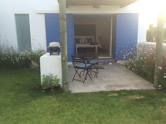 Zula Beach House And Cottage