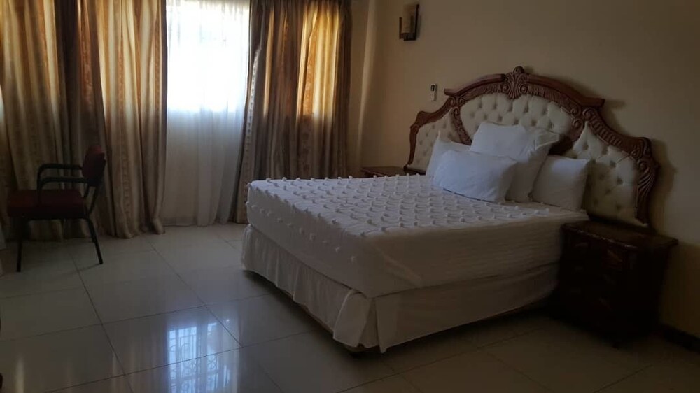 Twin Cave Lodge