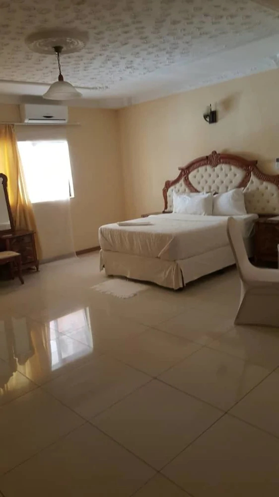 Twin Cave Lodge