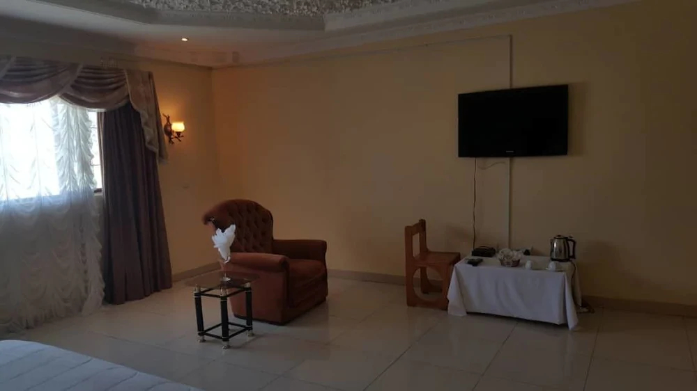 Twin Cave Lodge
