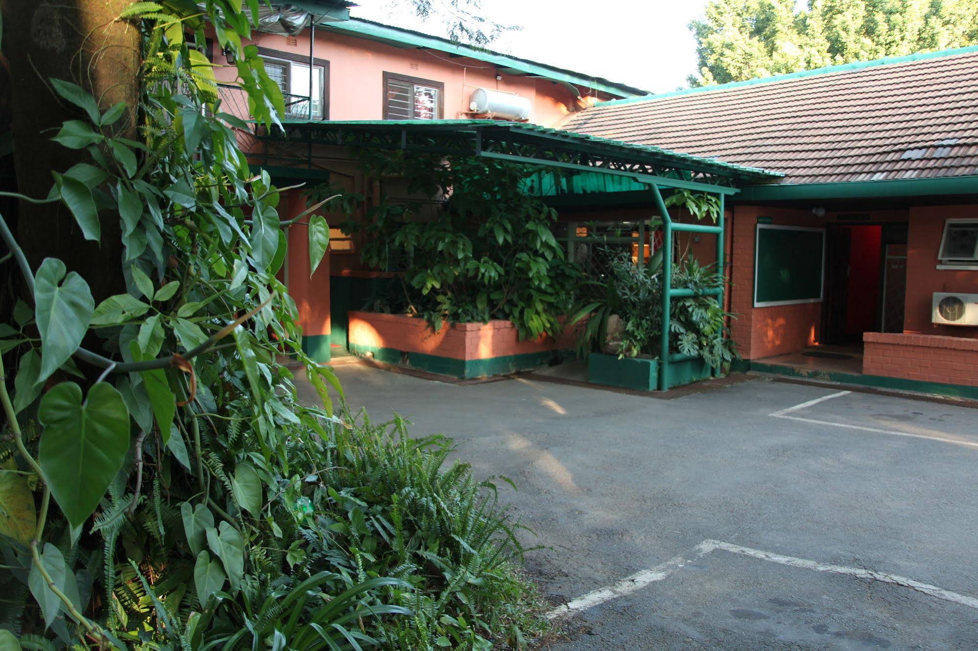 Africanza Lodge and Restaurant