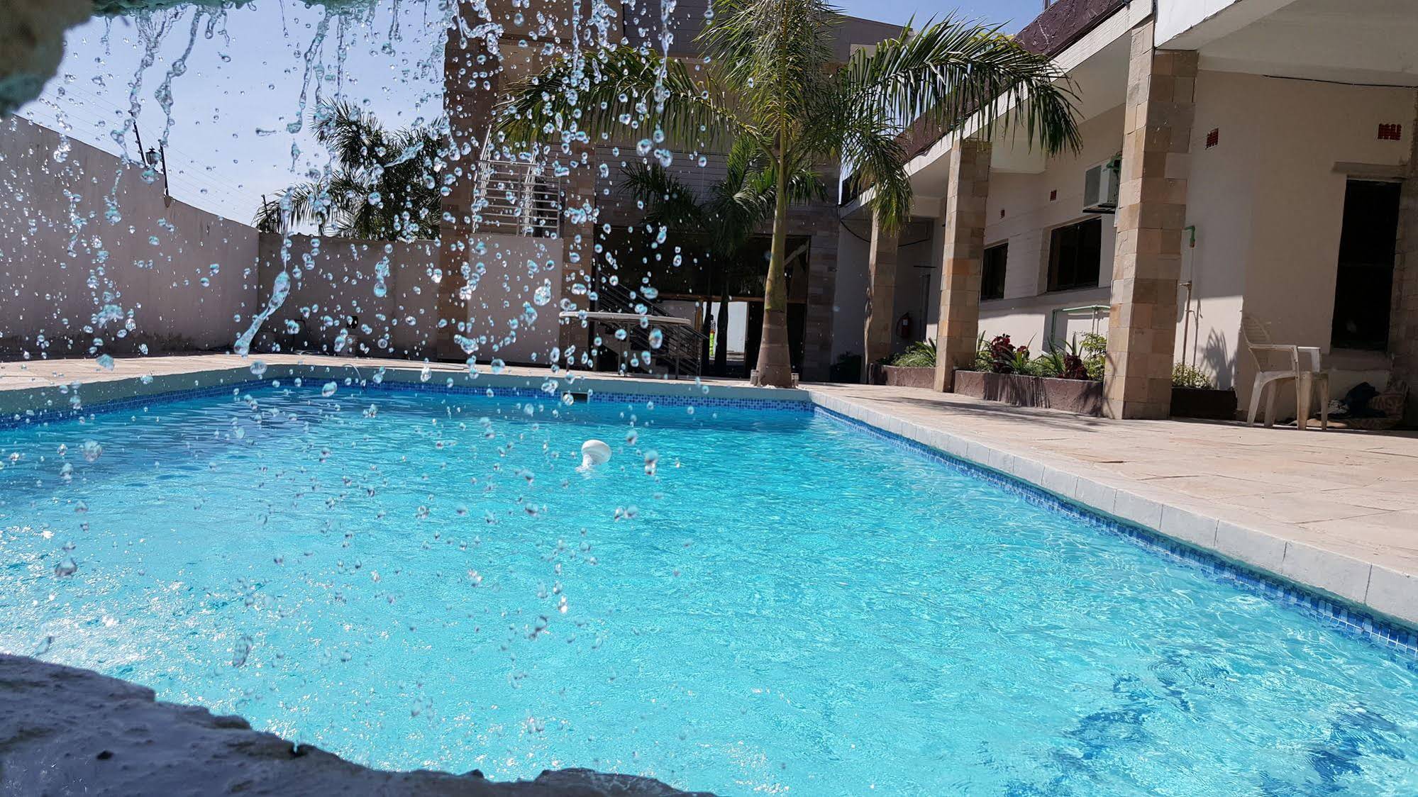 Pamo Hotel & Restaurant