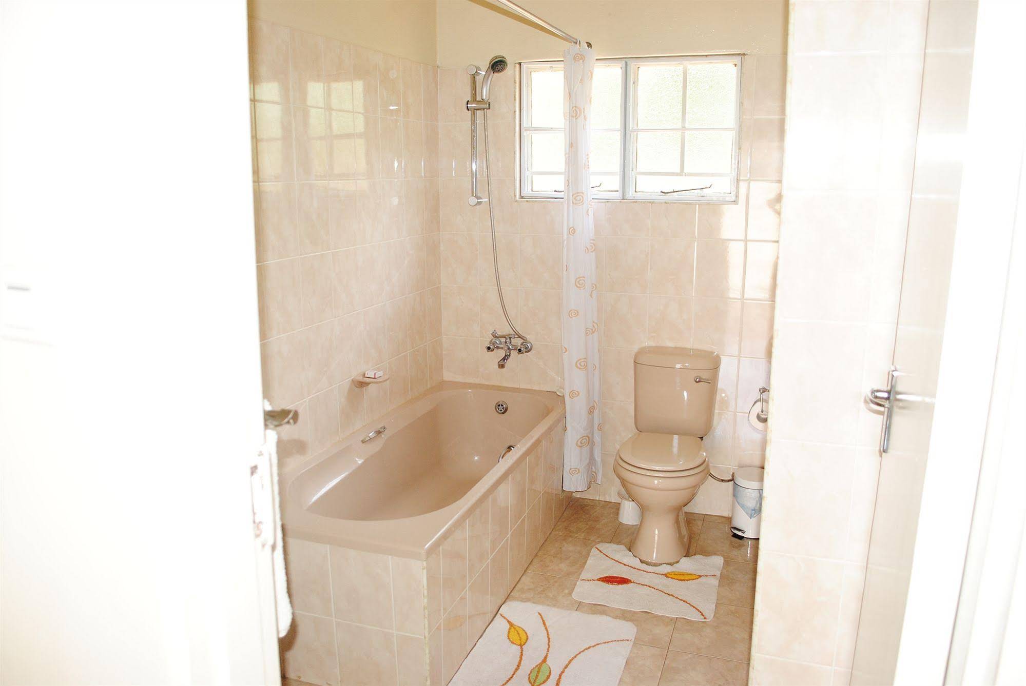 Mosi-O-Tunya Executive Lodge