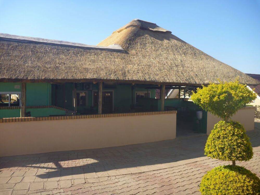 Sunset Junction Lodge & Tours