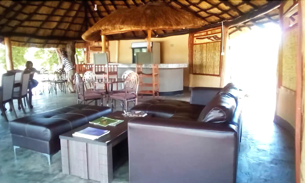 Mophy Budget Safari Lagoon Camp