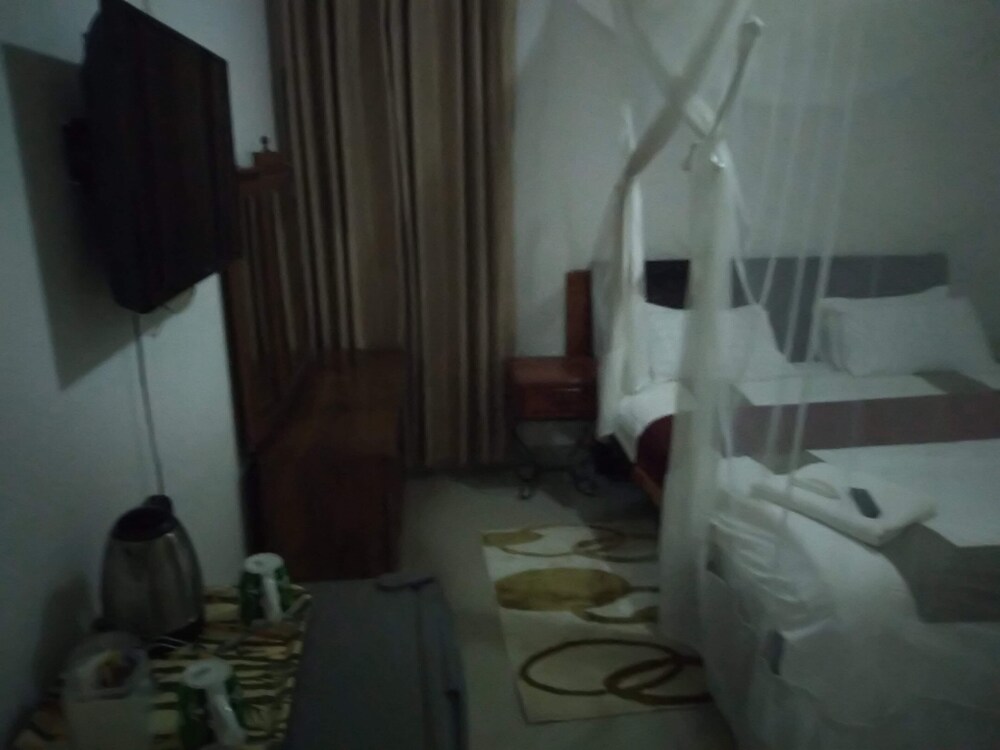 Kuku Royal Lodge