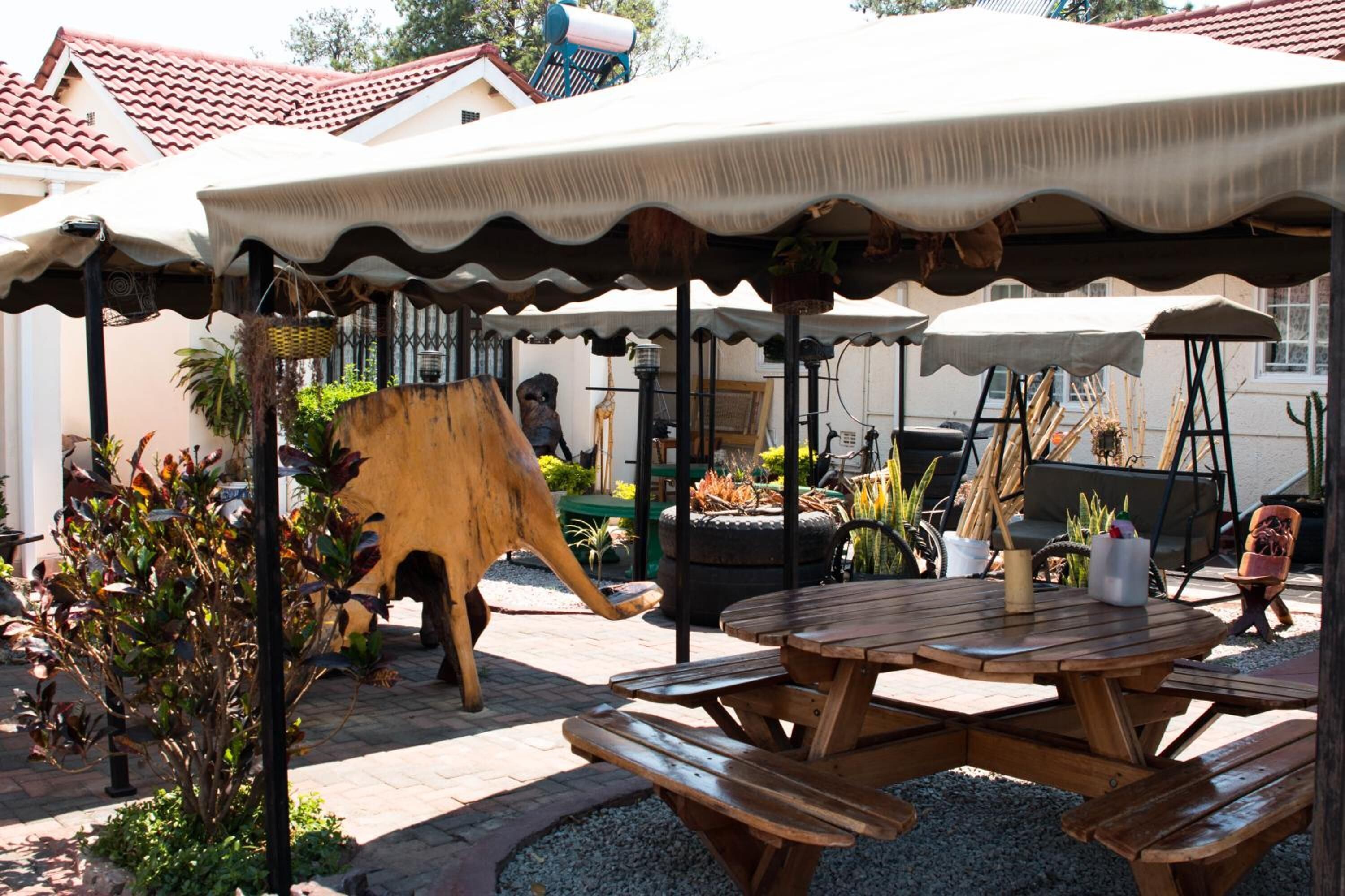 Mpofu Bed & Breakfast