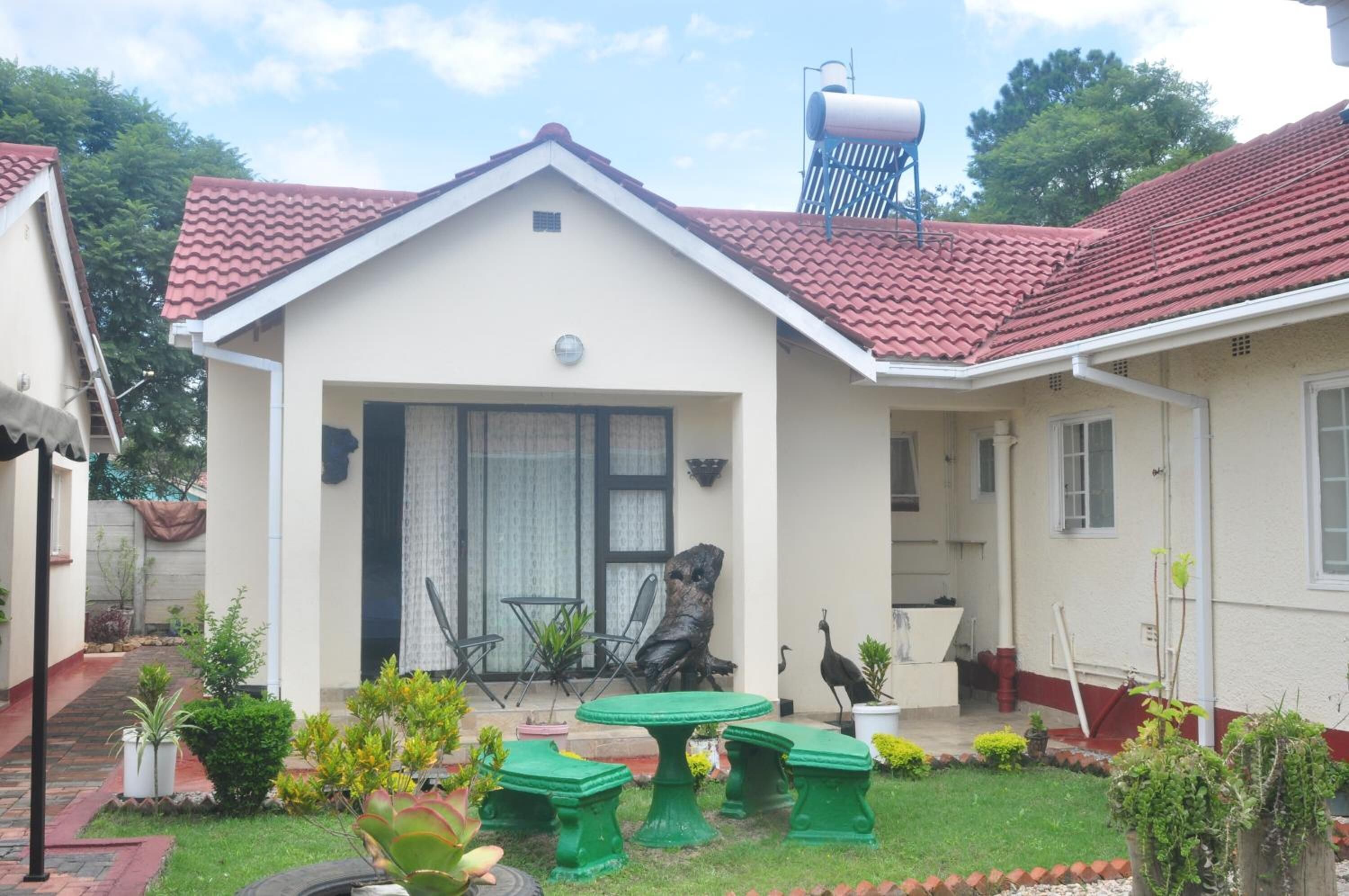 Mpofu Bed & Breakfast