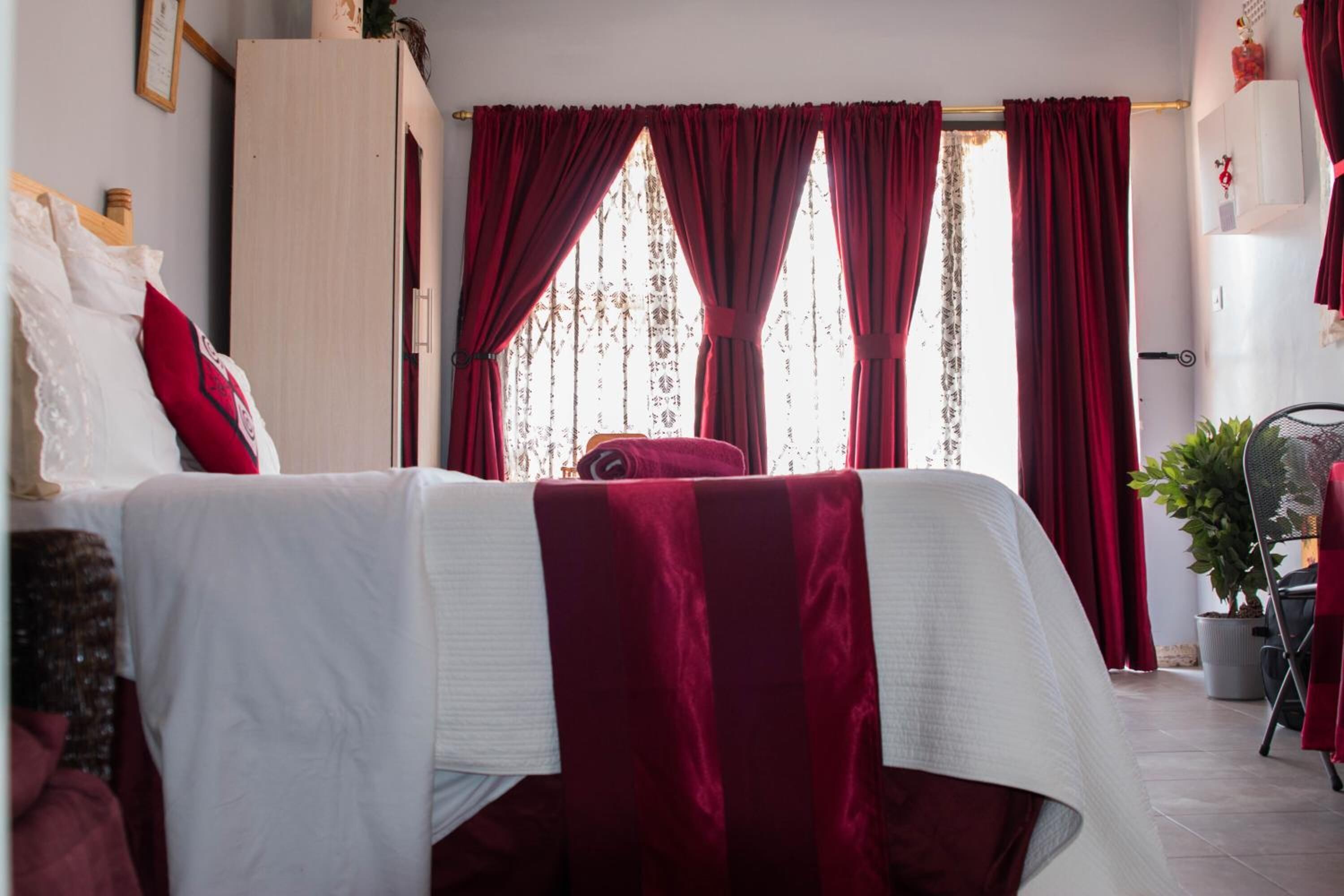Mpofu Bed & Breakfast