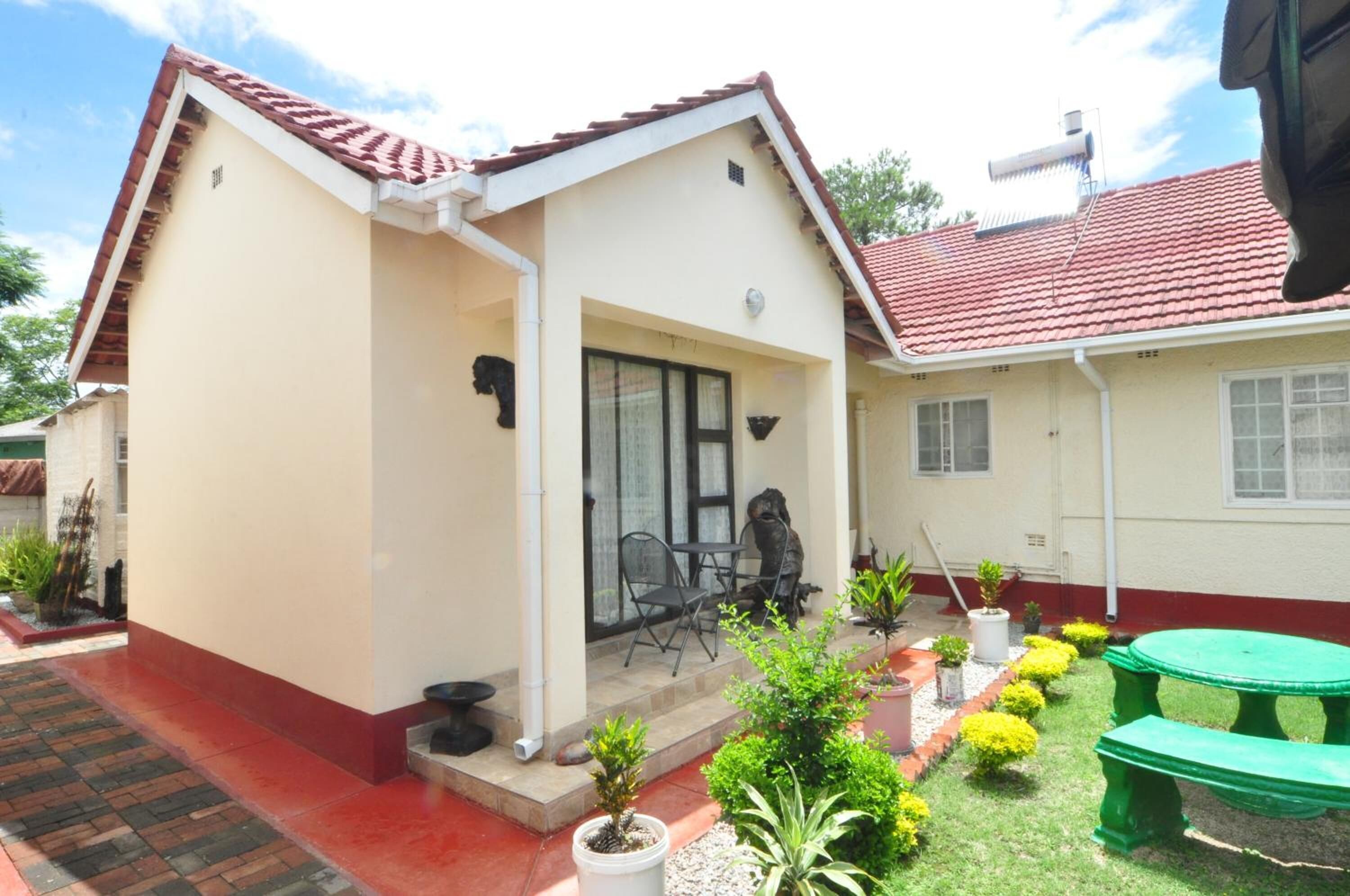 Mpofu Bed & Breakfast