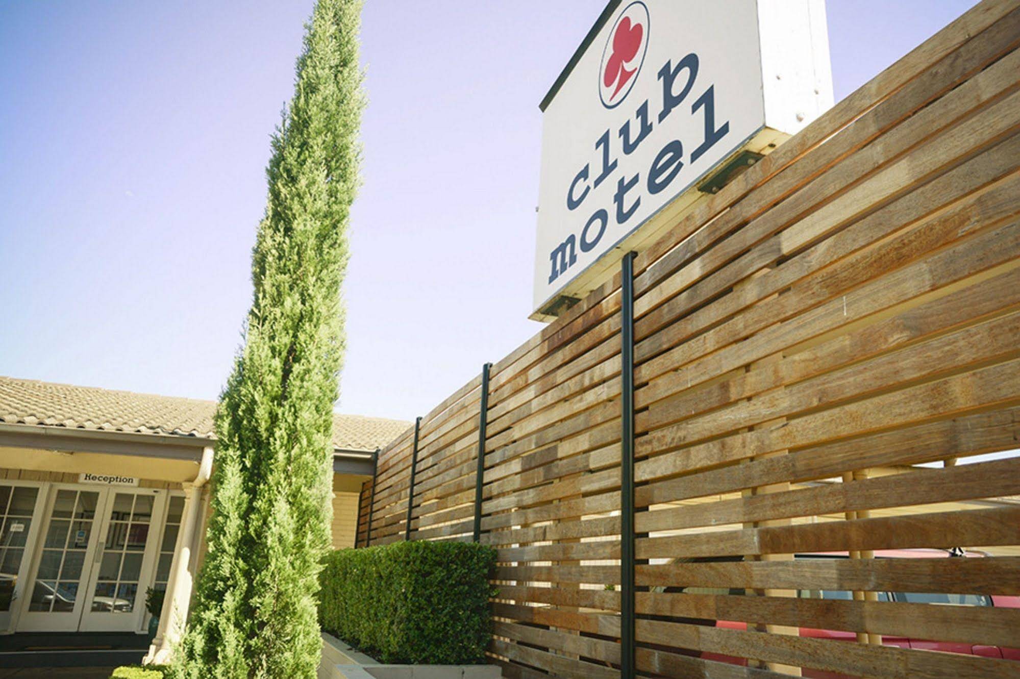 Club Motel and Apartments