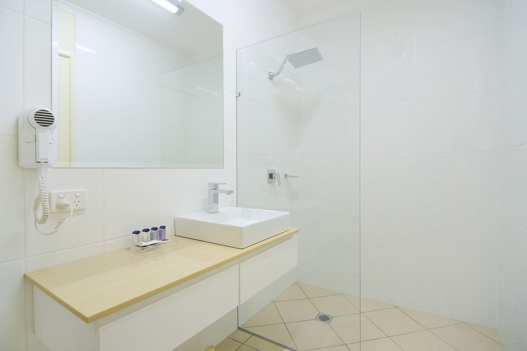 Cairns Queenslander Hotel & Apartments