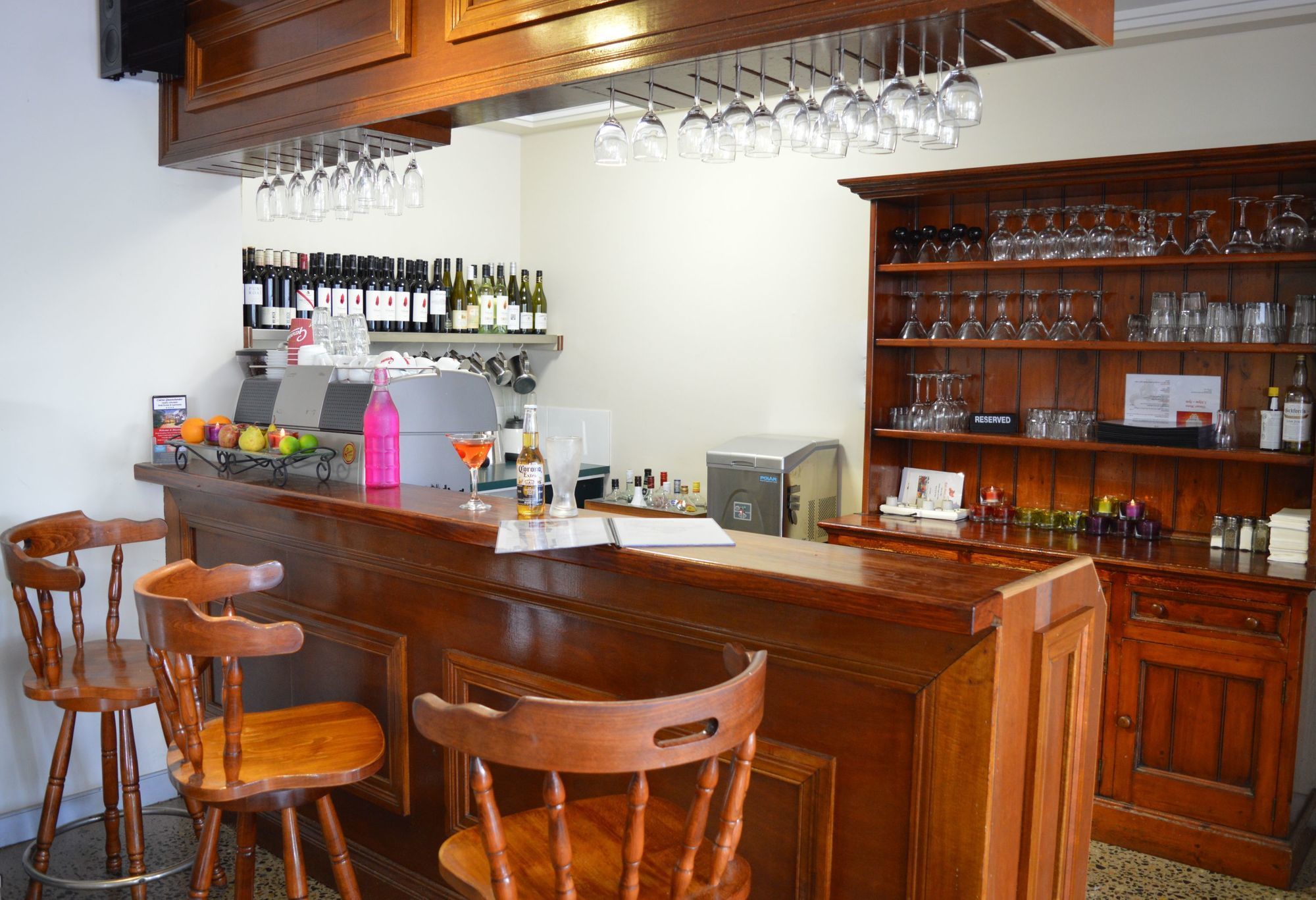 Cairns Queenslander Hotel & Apartments