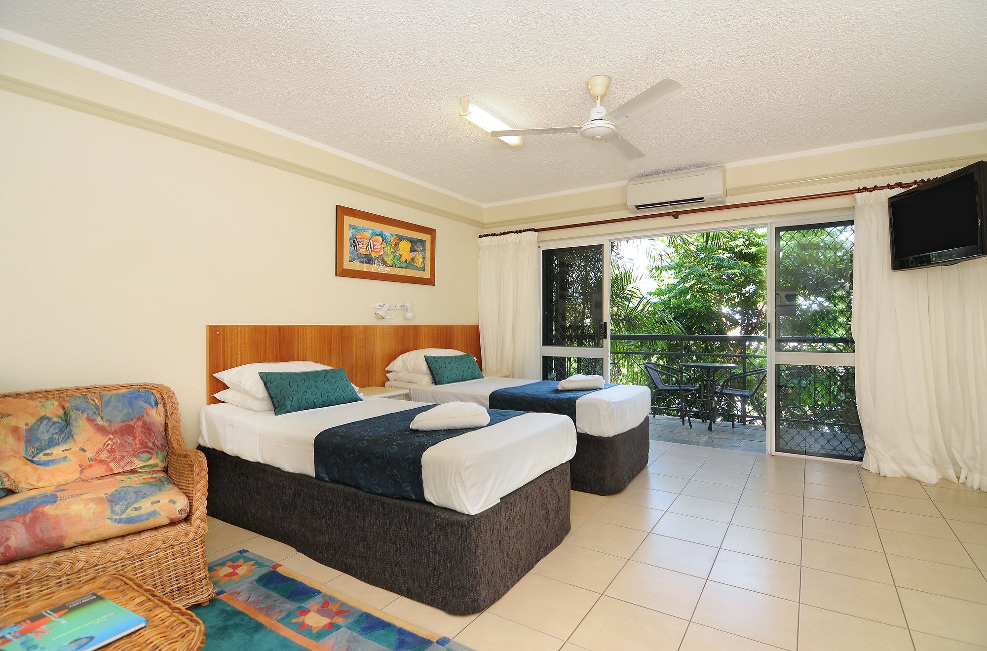 Cairns Queenslander Hotel & Apartments