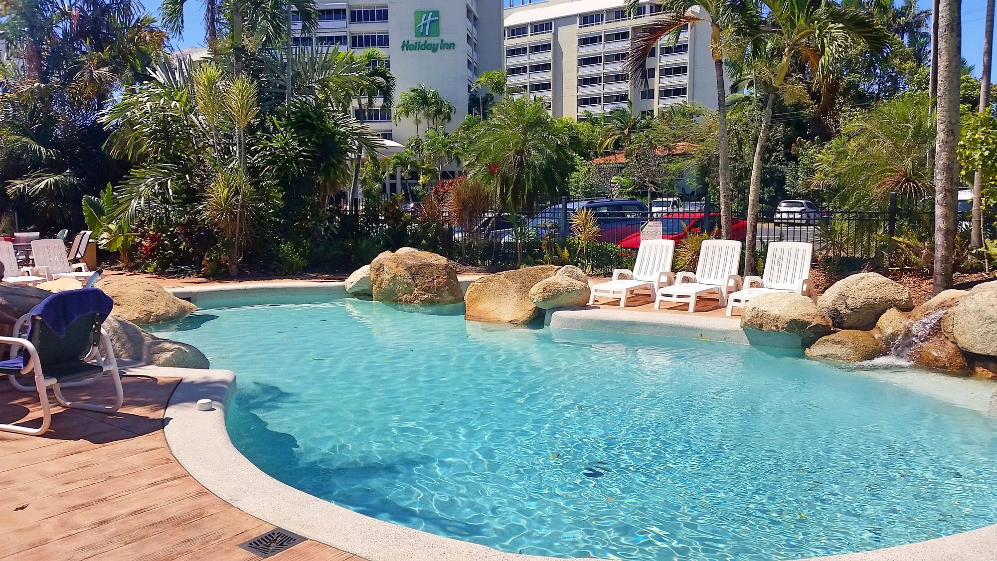 Cairns Queenslander Hotel & Apartments