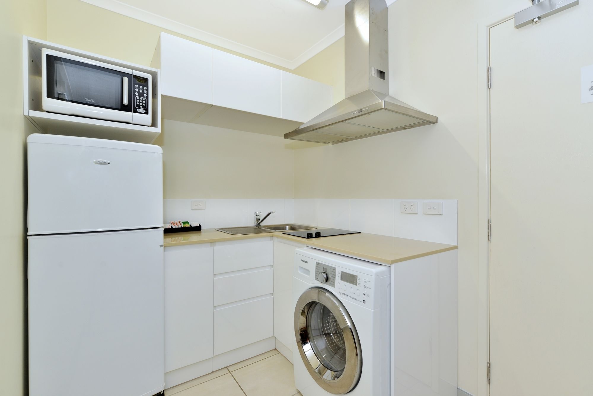 Cairns Queenslander Hotel & Apartments