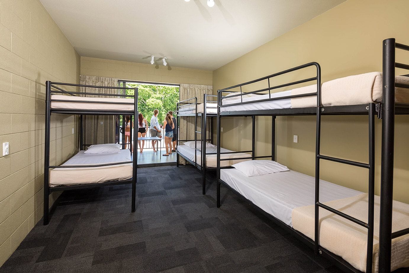 Gilligan's Backpackers Resort