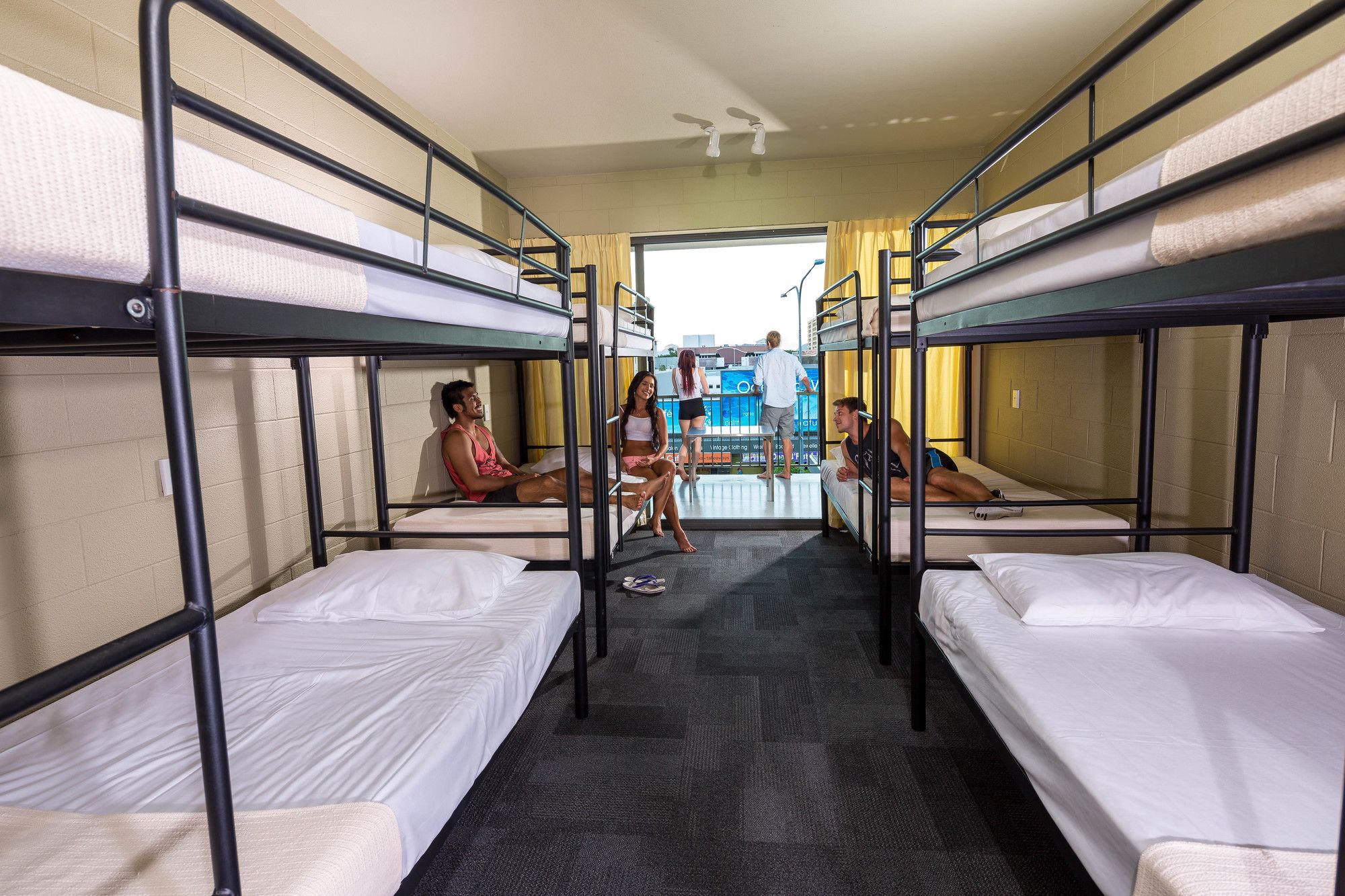 Gilligan's Backpackers Resort