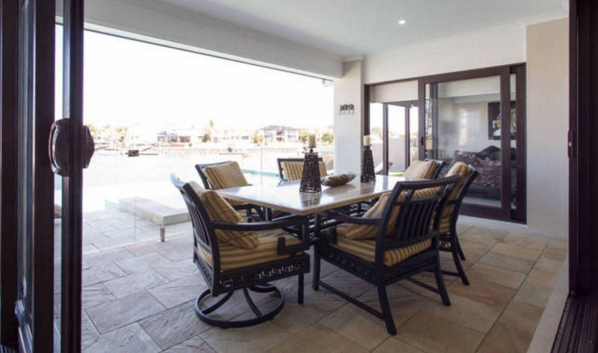 Bella Vista Of Raby Bay