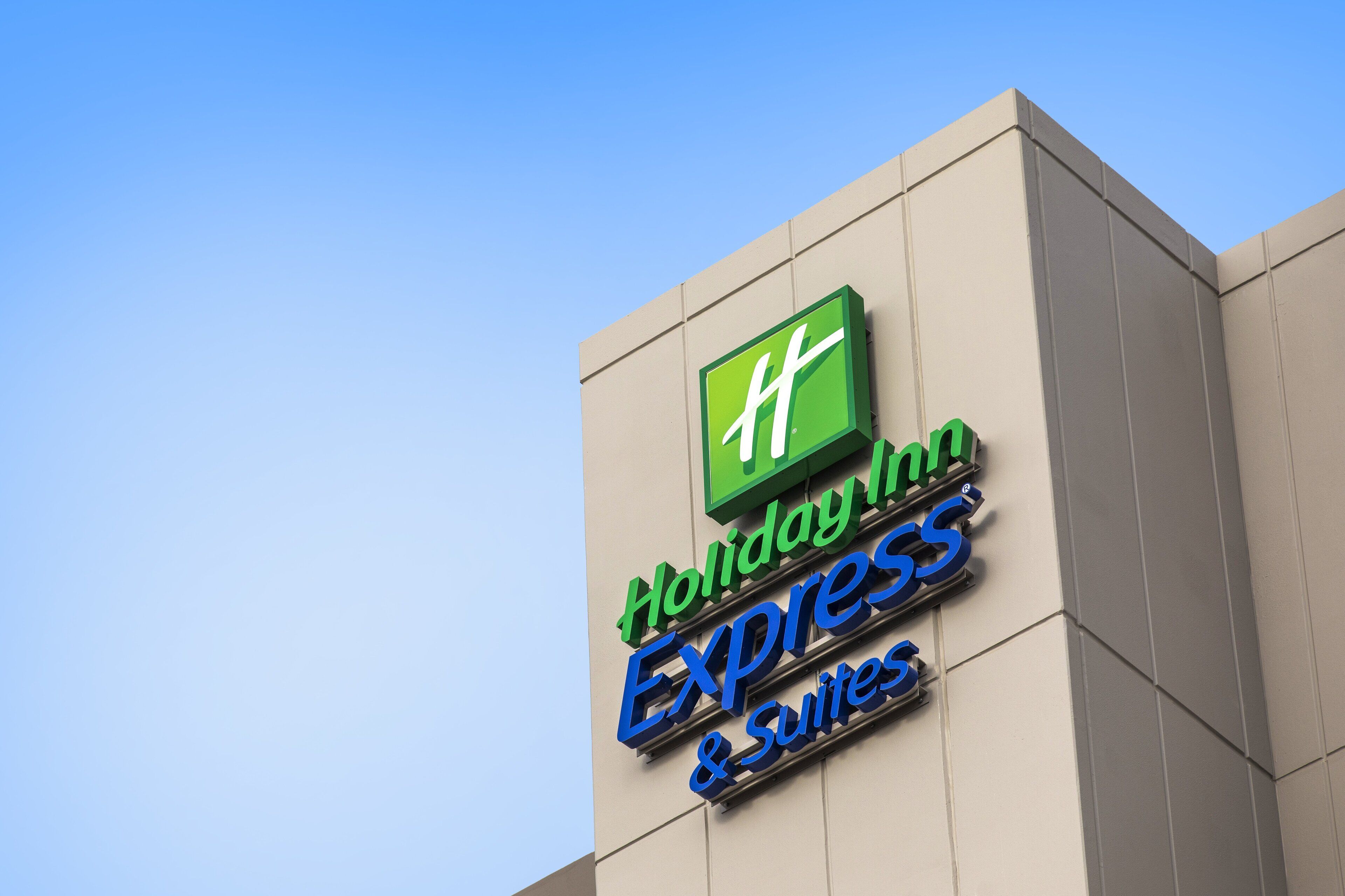 Holiday Inn Express & Suites Sunshine Coast, An Ihg Hotel