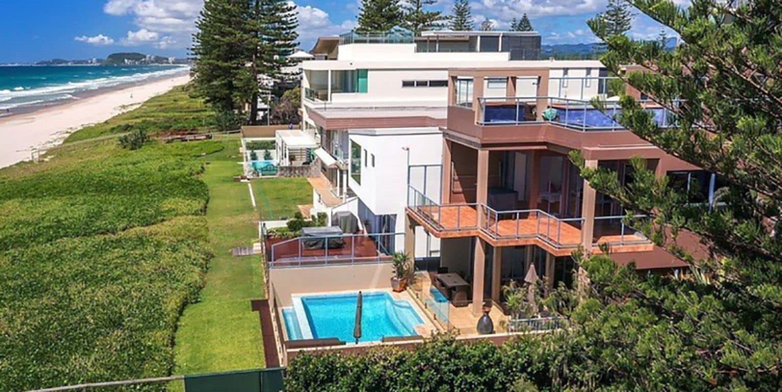 Absolute Beachfront Holiday House