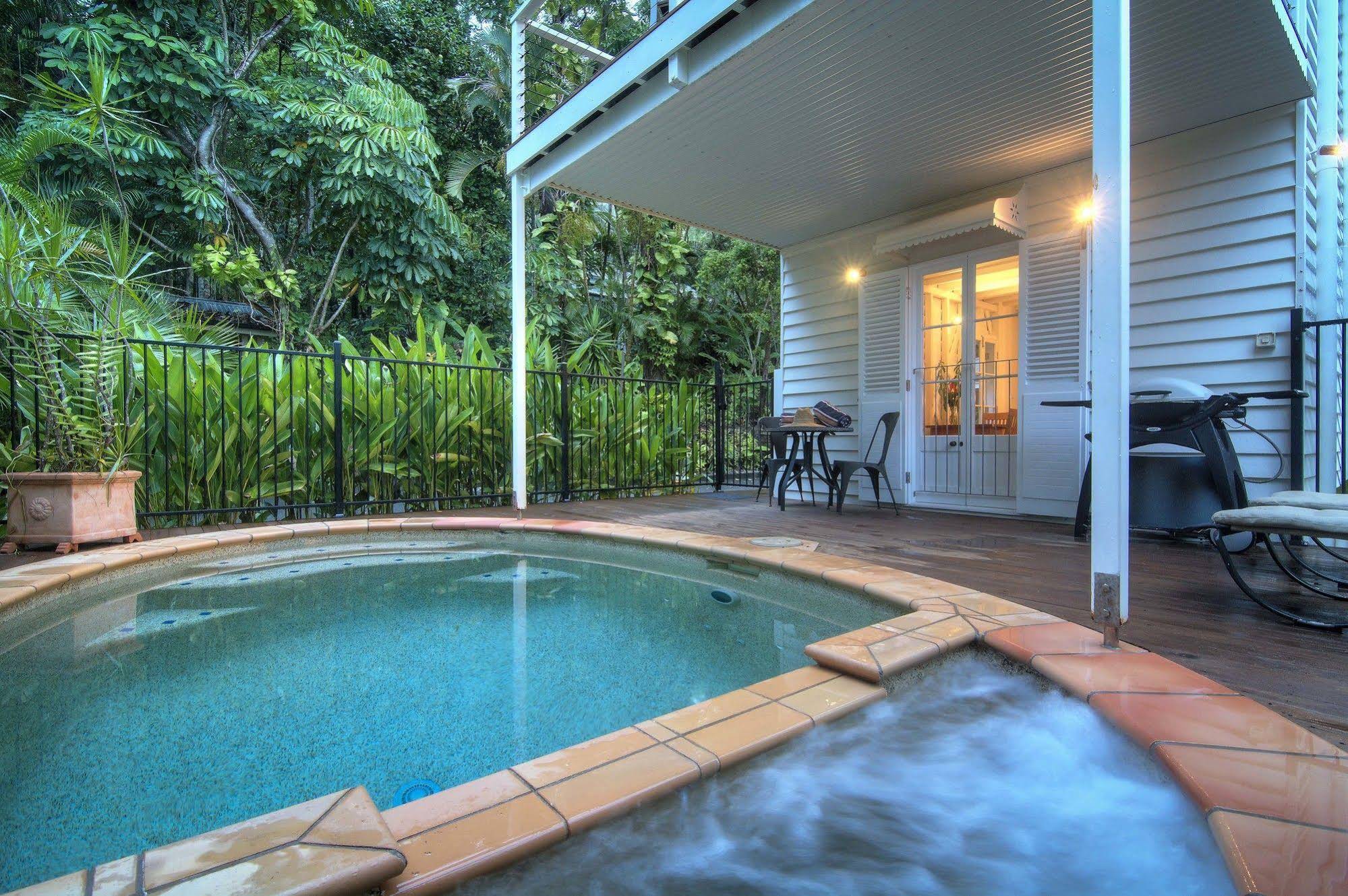 Port Douglas Cottage & Lodge