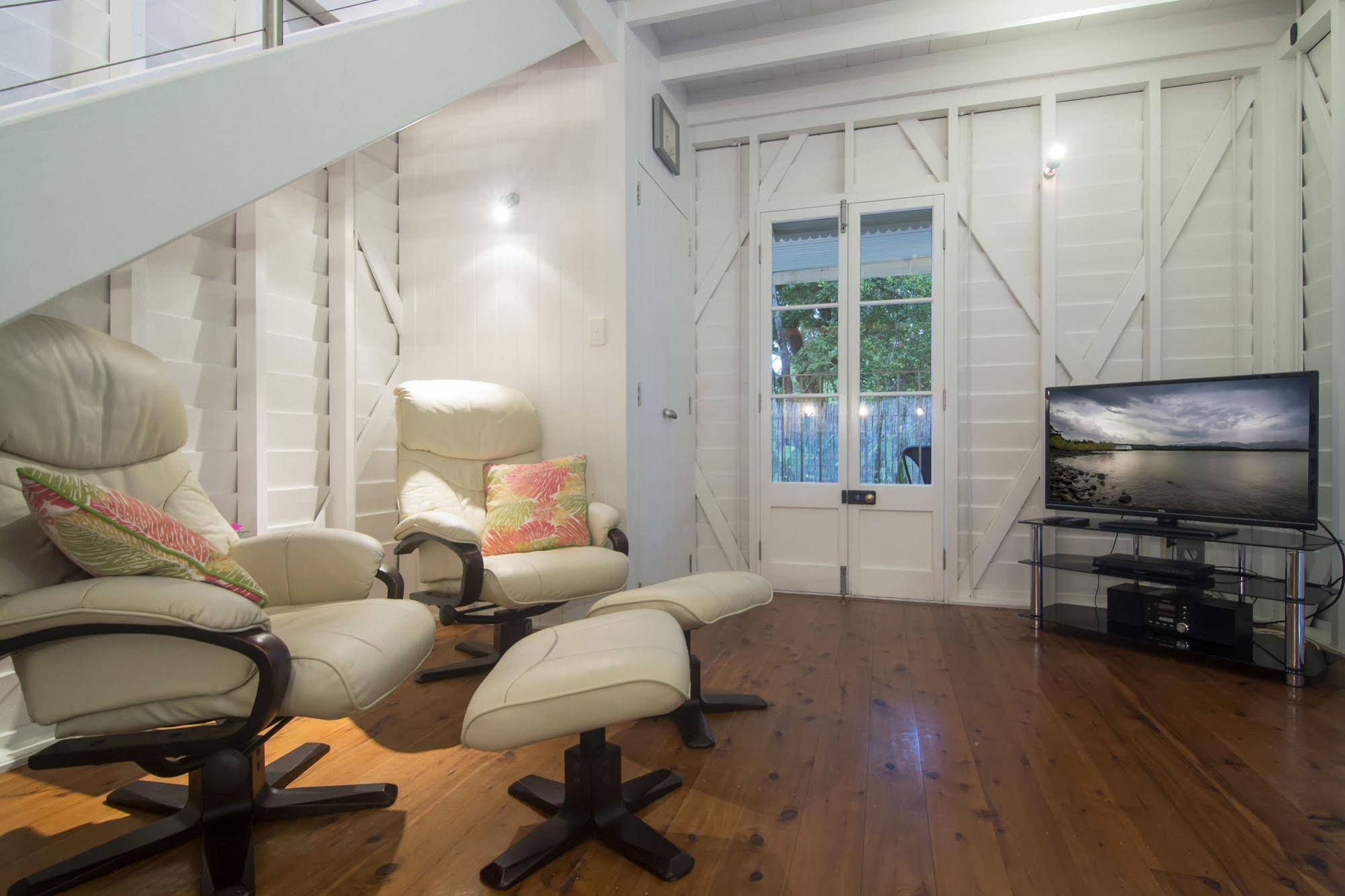 Port Douglas Cottage & Lodge