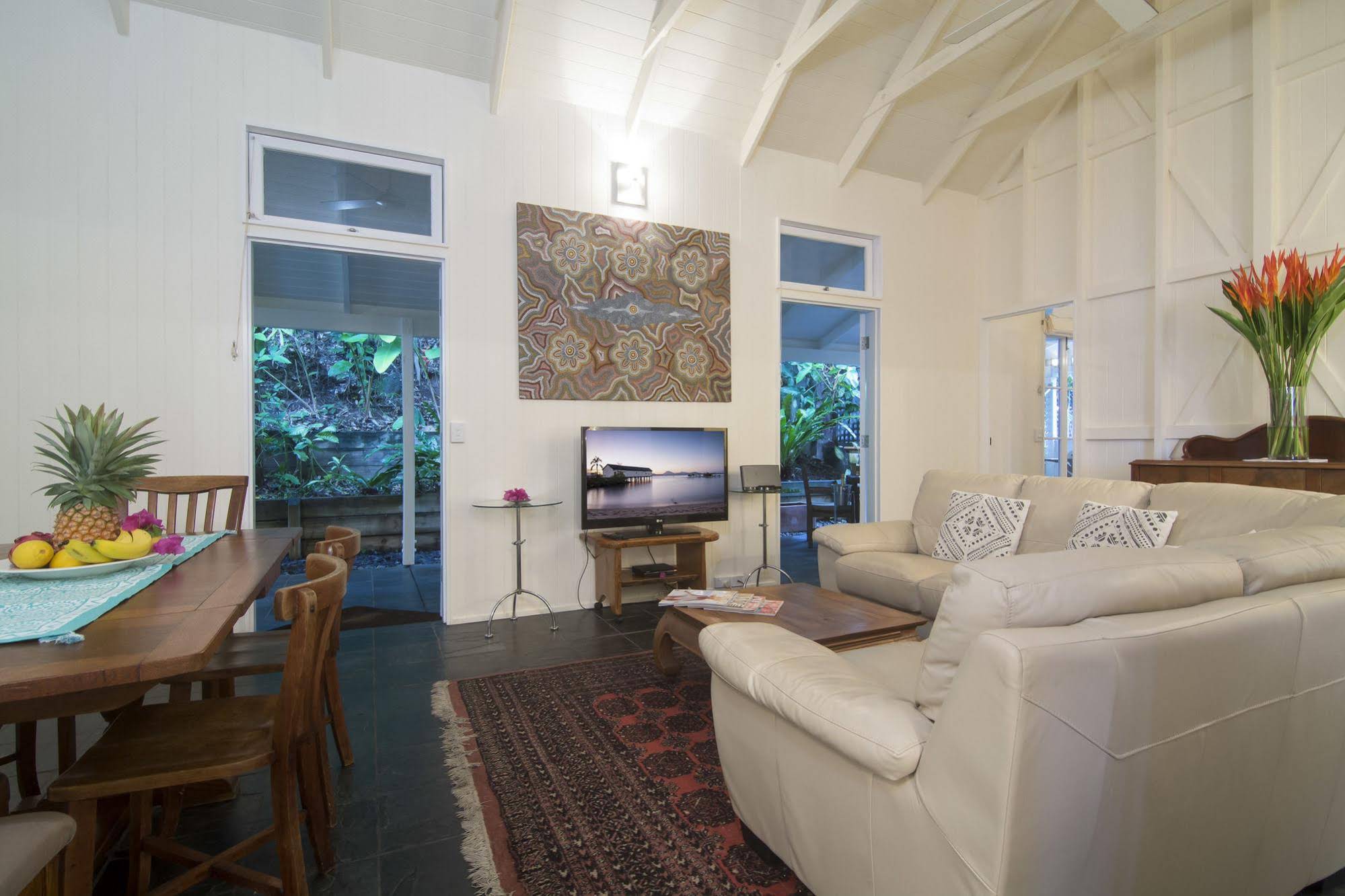Port Douglas Cottage & Lodge