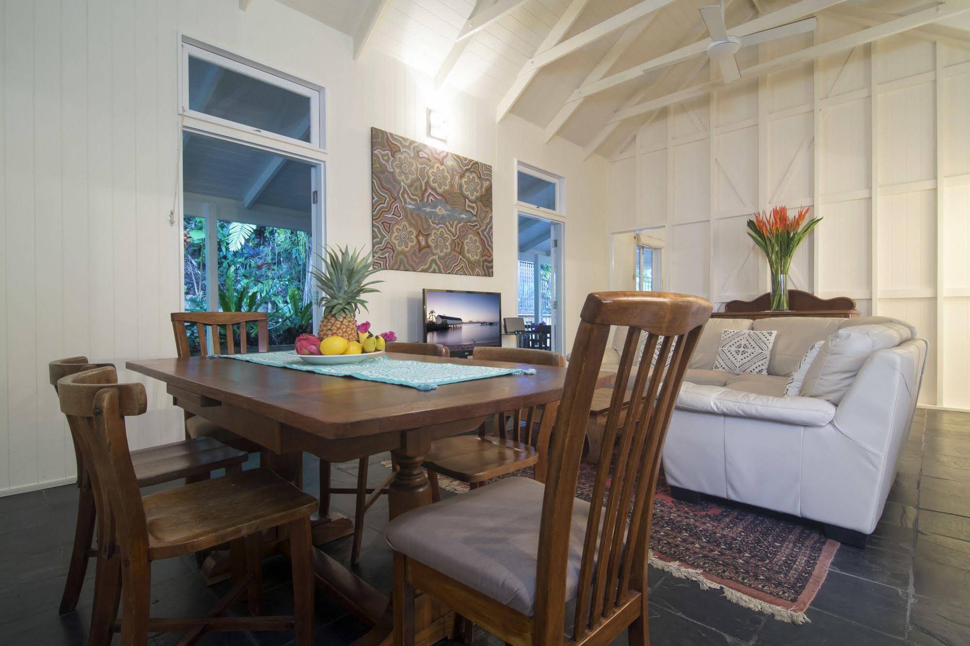 Port Douglas Cottage & Lodge