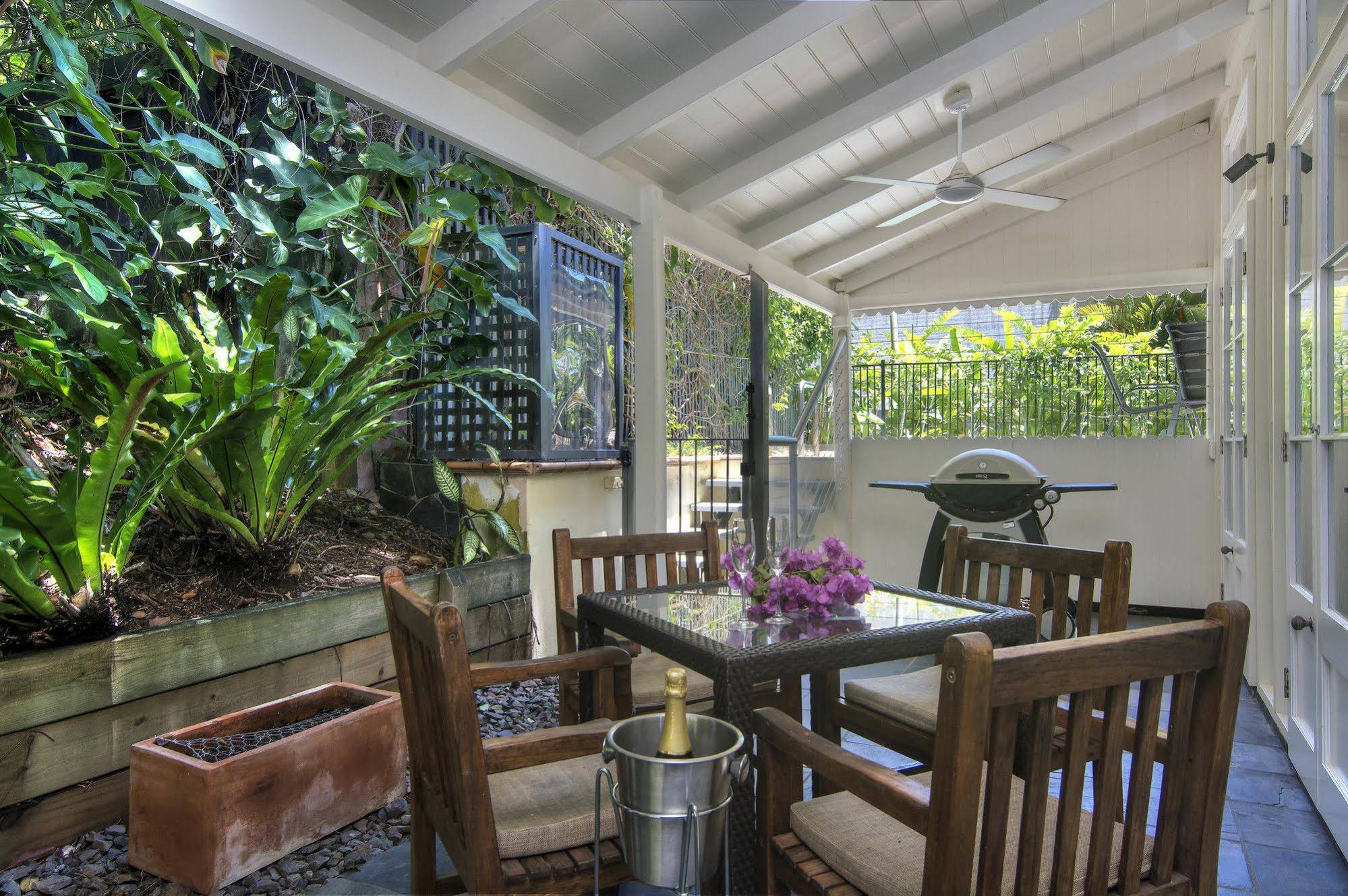 Port Douglas Cottage & Lodge