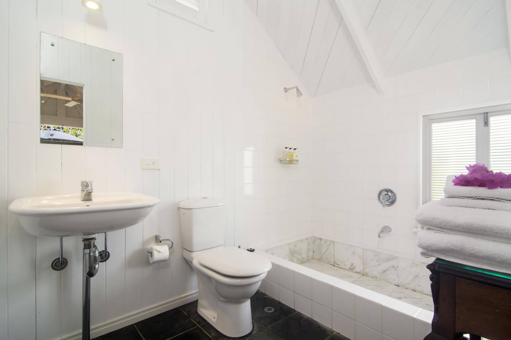Port Douglas Cottage & Lodge