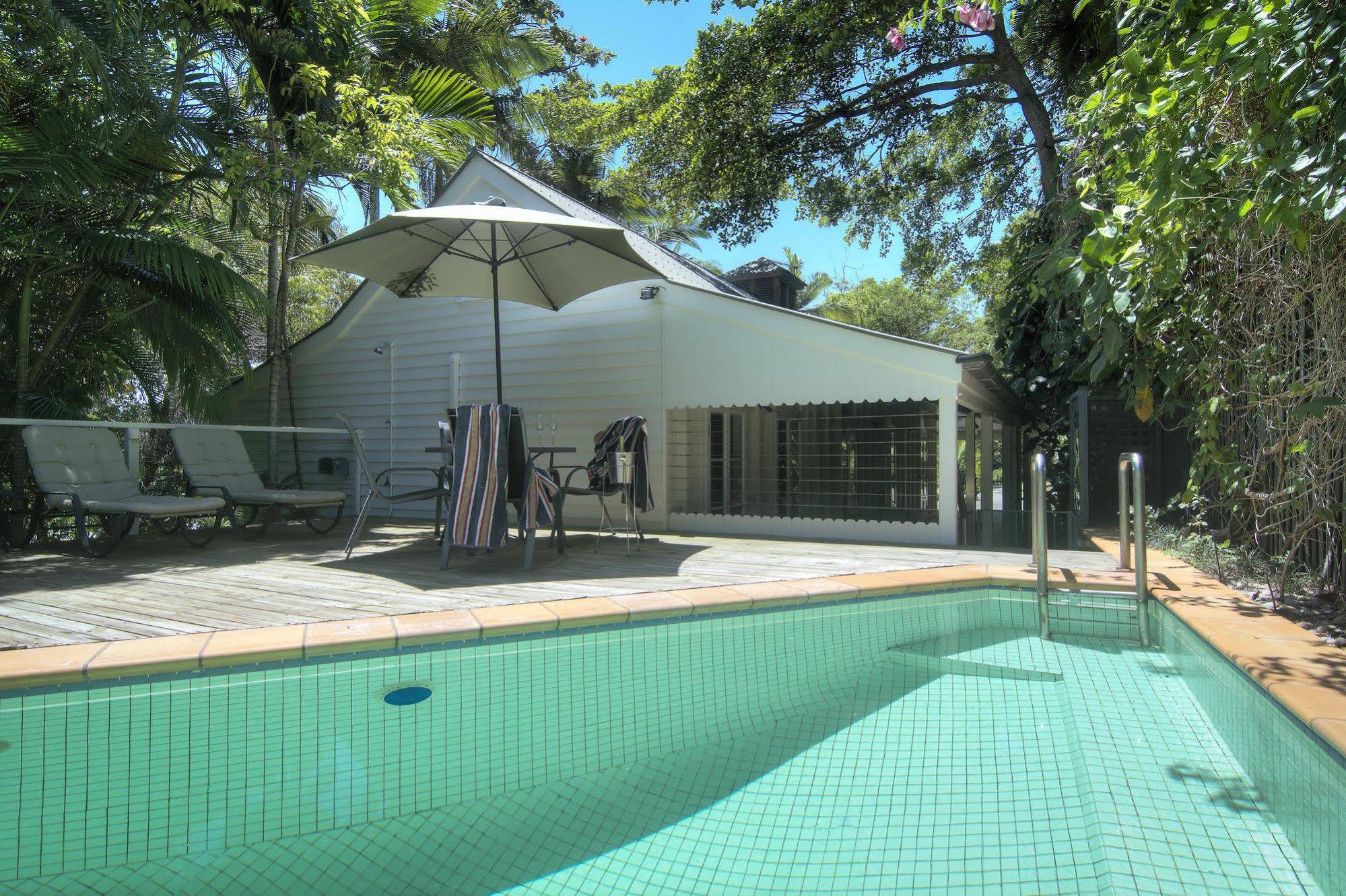 Port Douglas Cottage & Lodge