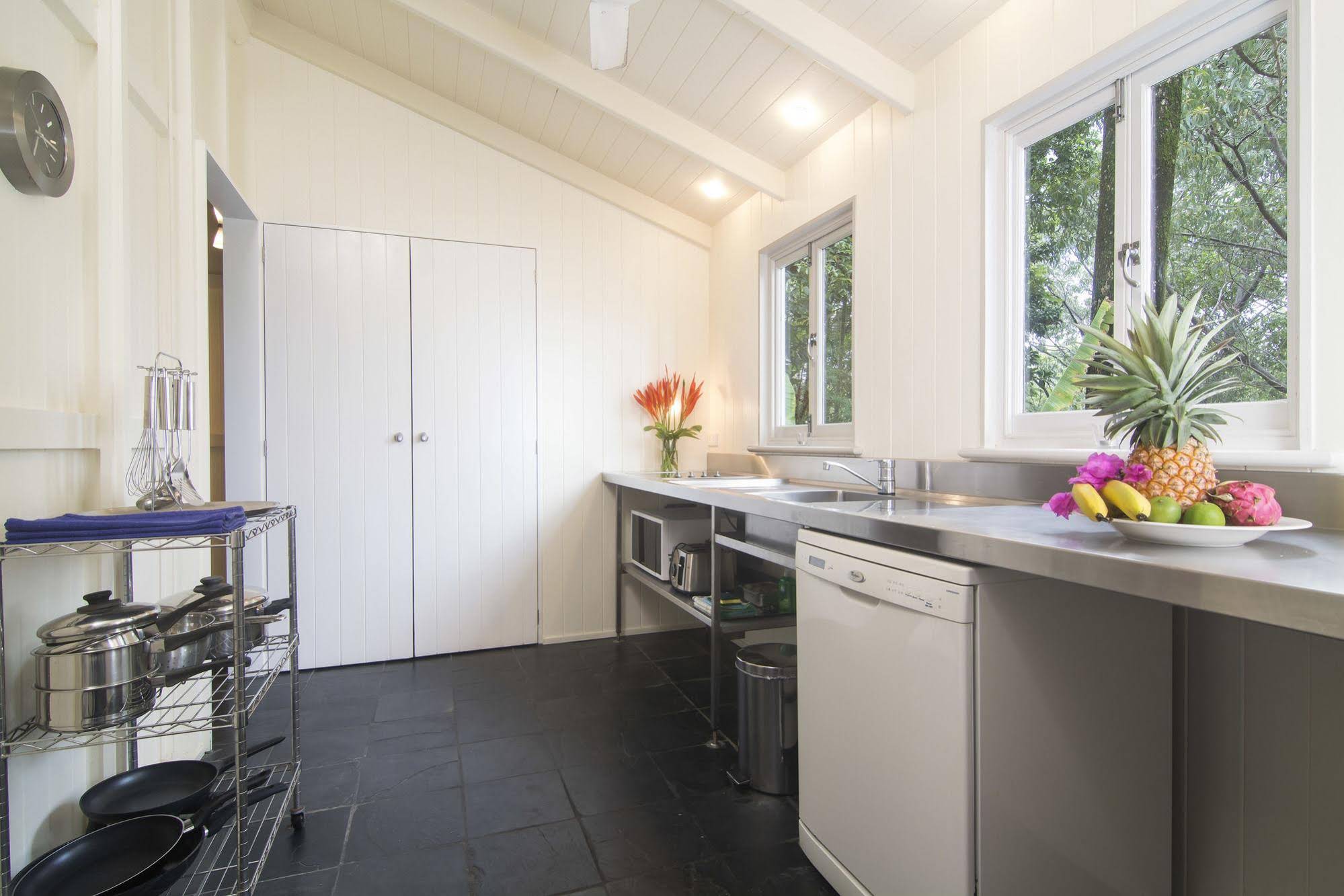 Port Douglas Cottage & Lodge
