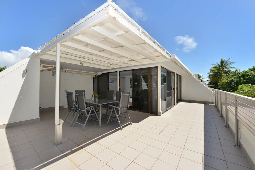 Tropical Reef Apartments