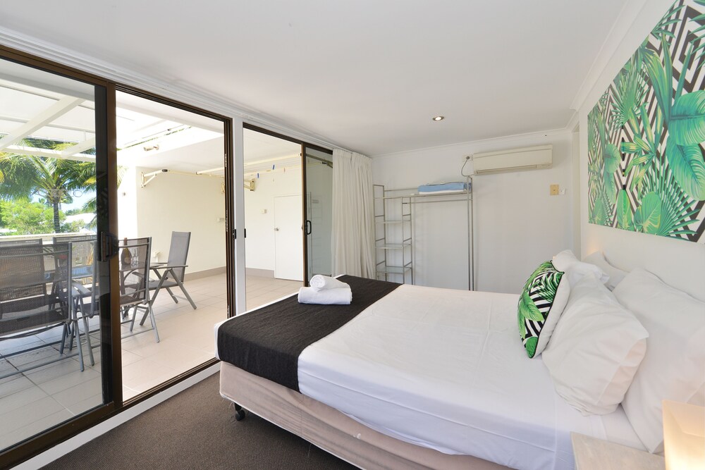 Tropical Reef Apartments