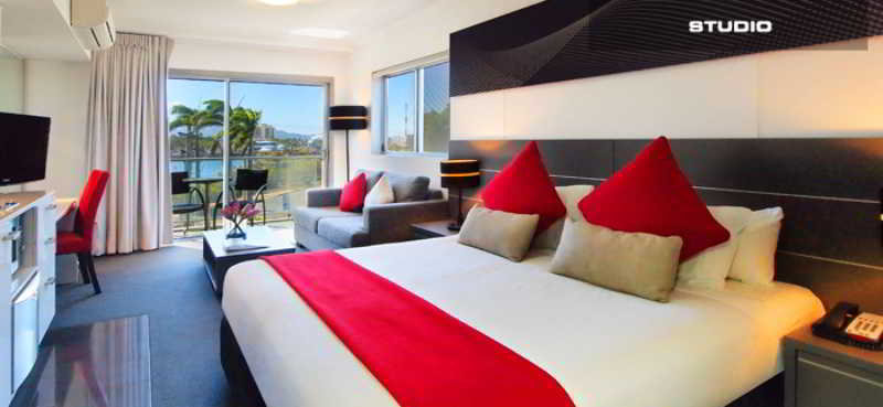 Oaks Metropole Hotel