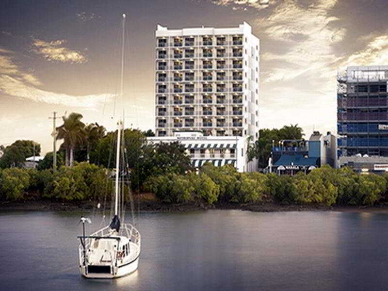 Oaks Metropole Hotel