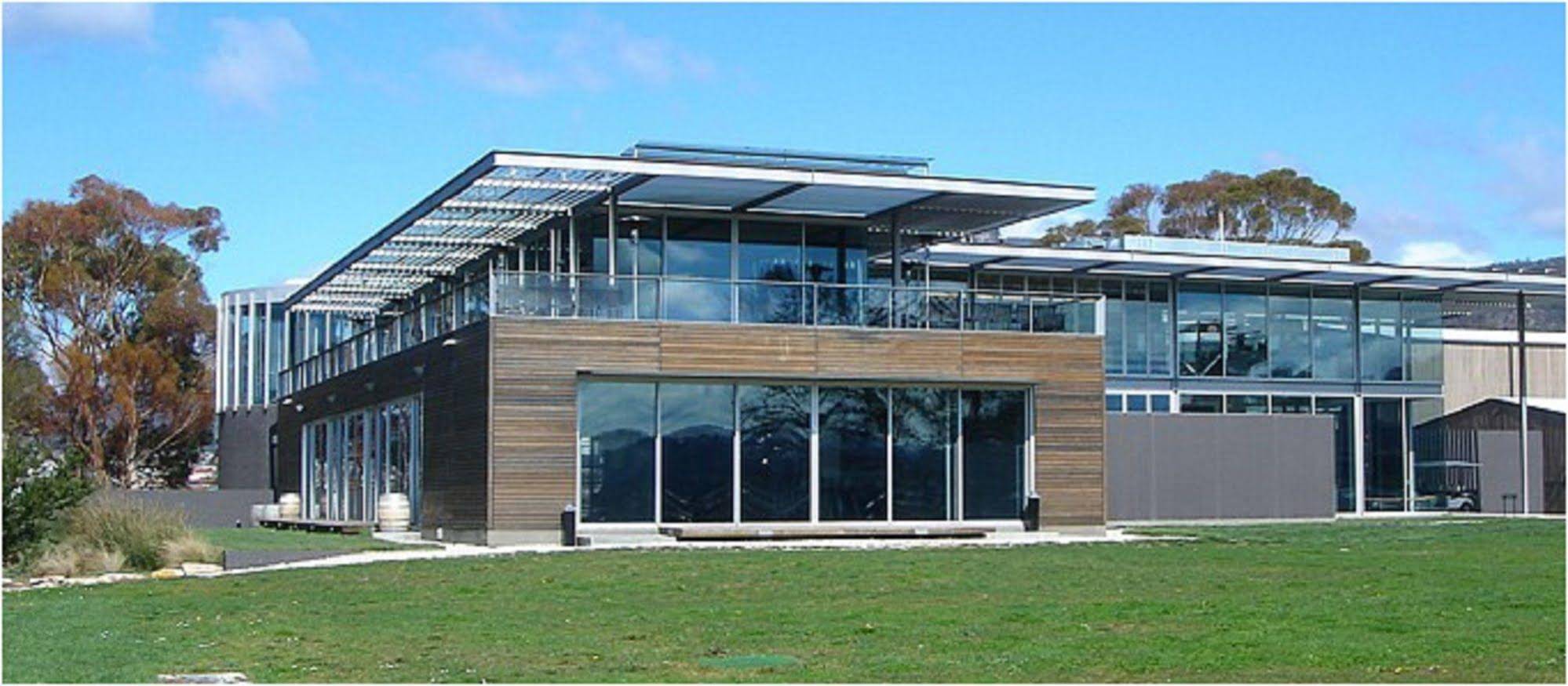 Mona Pavilions