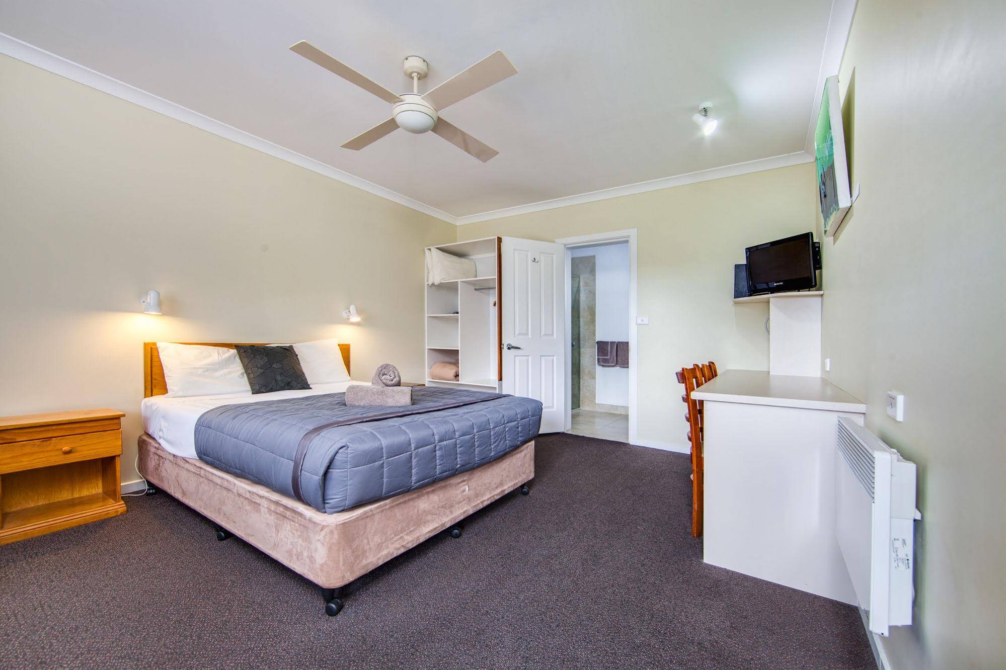 Wintersun Gardens Motel