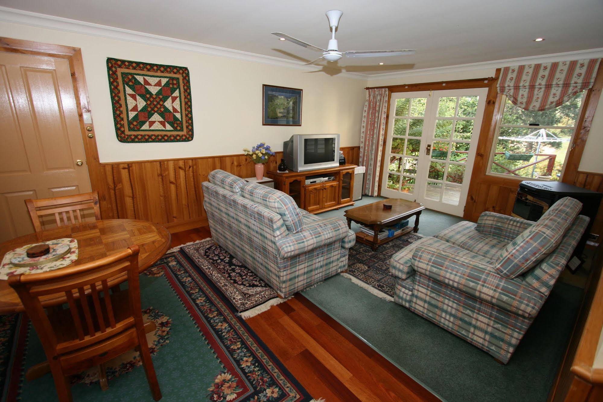 Donalea Bed and Breakfast & Riverview Apartment