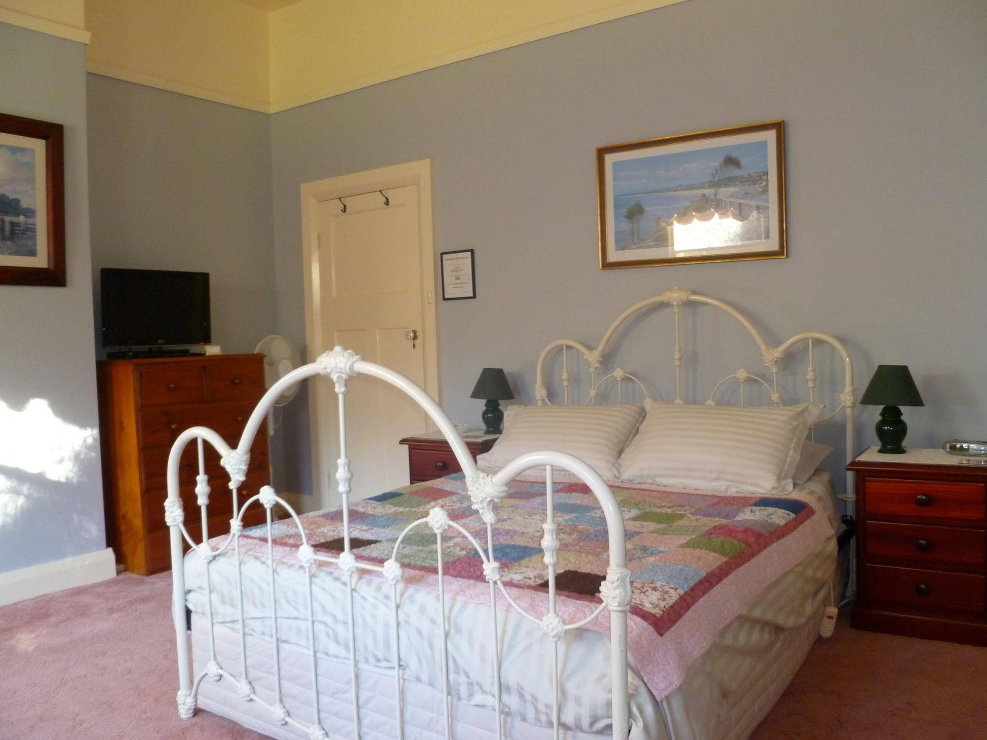 Donalea Bed and Breakfast & Riverview Apartment